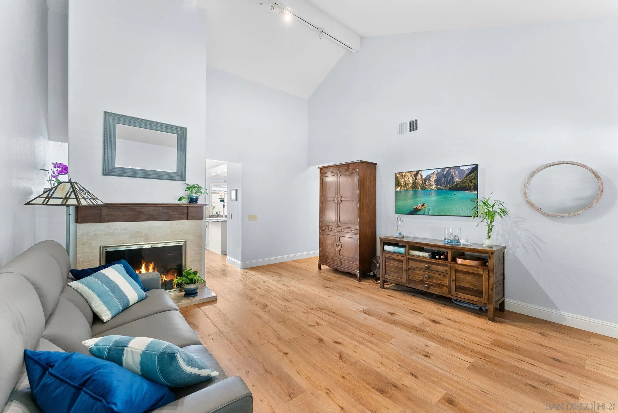 https://cdn.realtyfeed.com/cdn/127/260023841/2a5824fa25629cf237c99c7894f32c73.webp