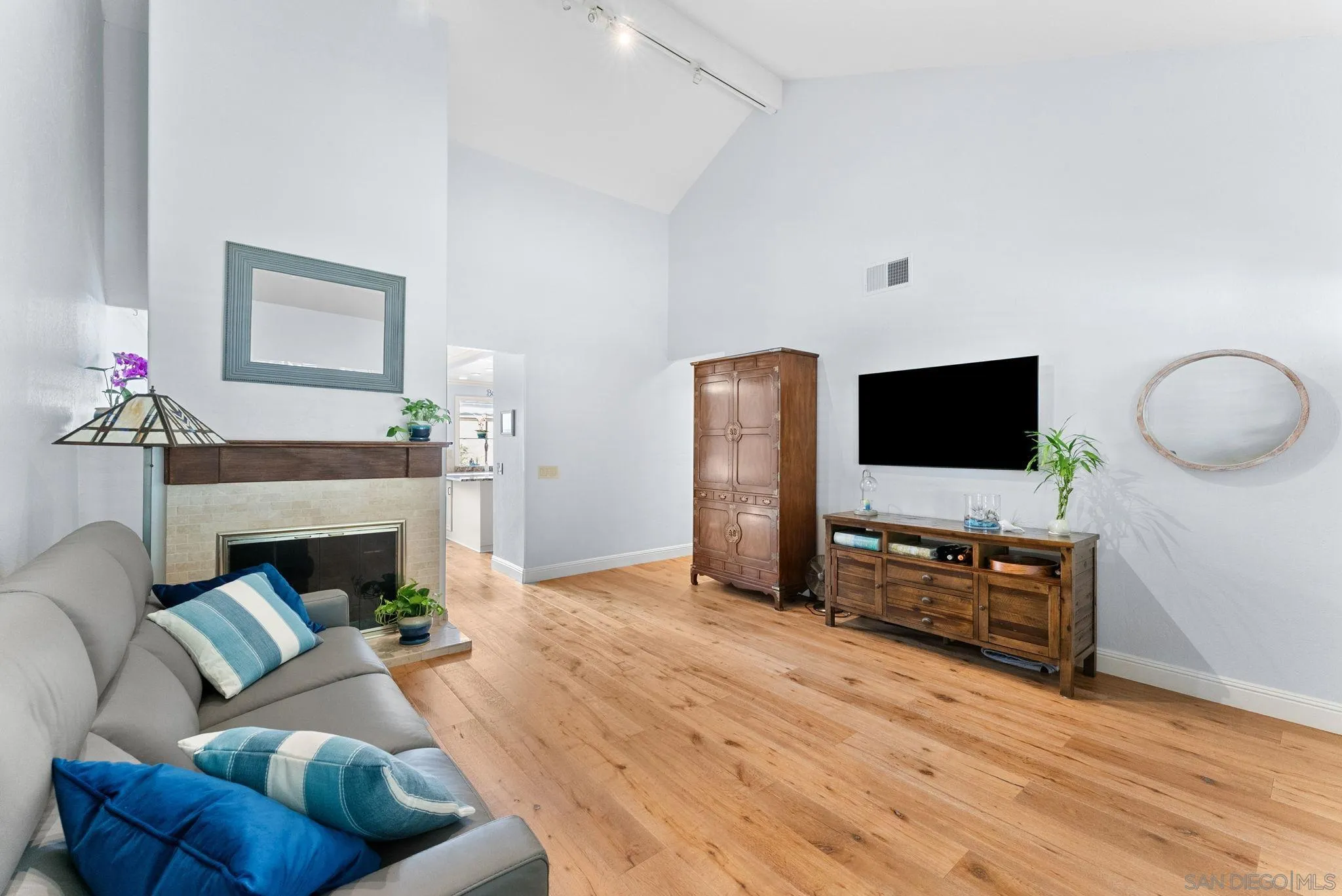https://cdn.realtyfeed.com/cdn/127/260023841/44c3340210508297f6ff5602b8cb5ff8.webp