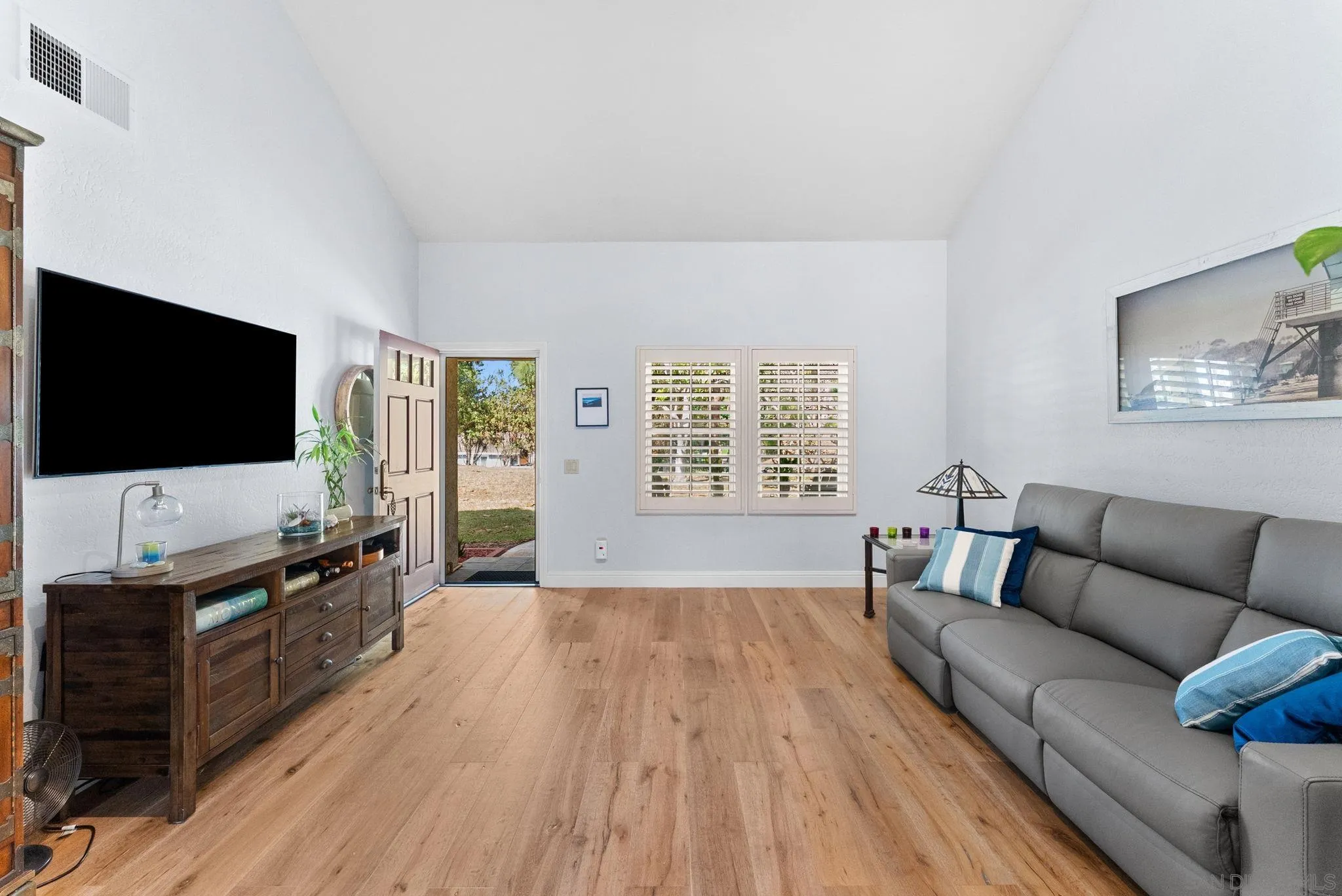 https://cdn.realtyfeed.com/cdn/127/260023841/b26e0a71a6db72107922b9e32660935d.webp