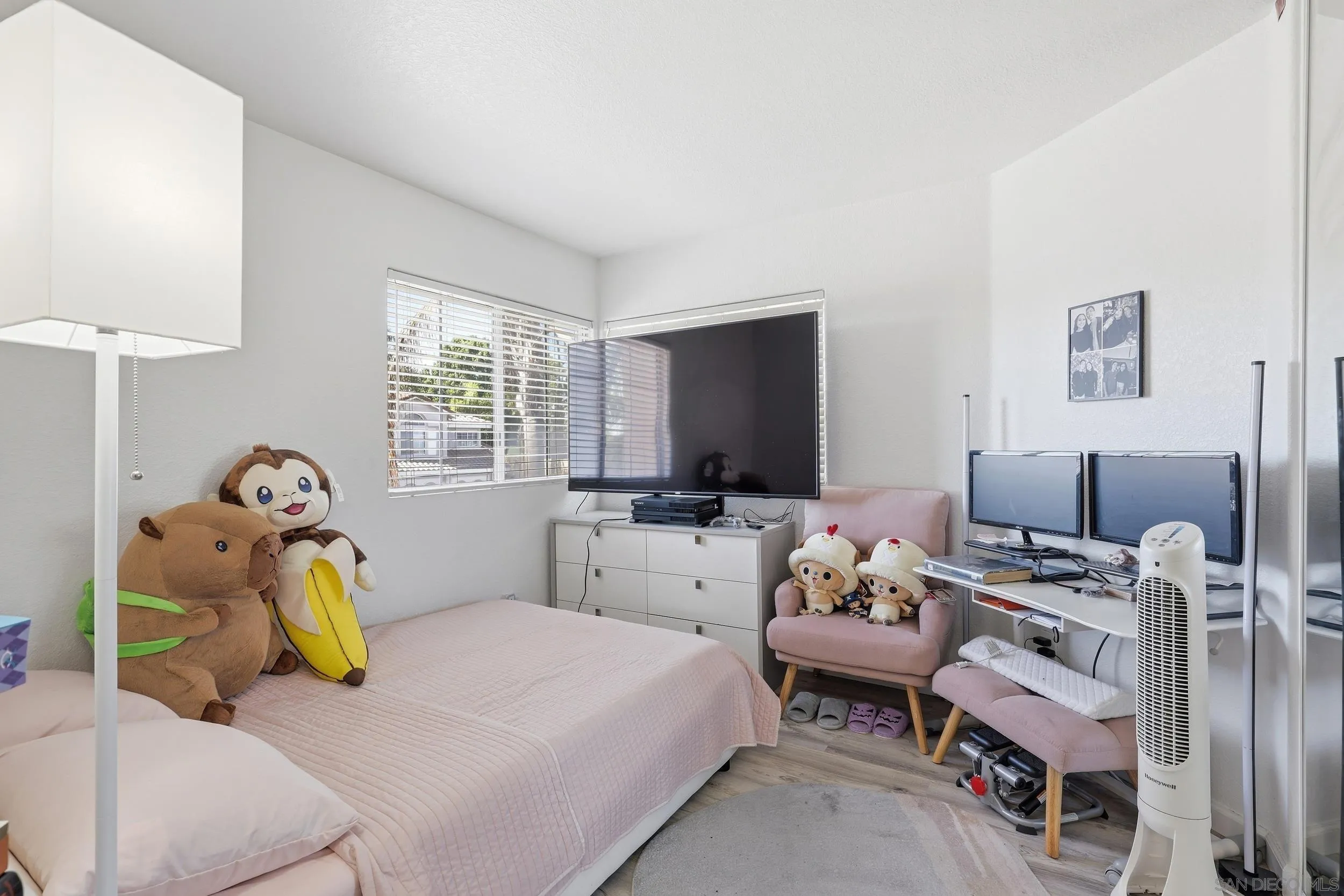 https://cdn.realtyfeed.com/cdn/127/260023847/09584e804f21ea070565e67a676bf3ee.webp
