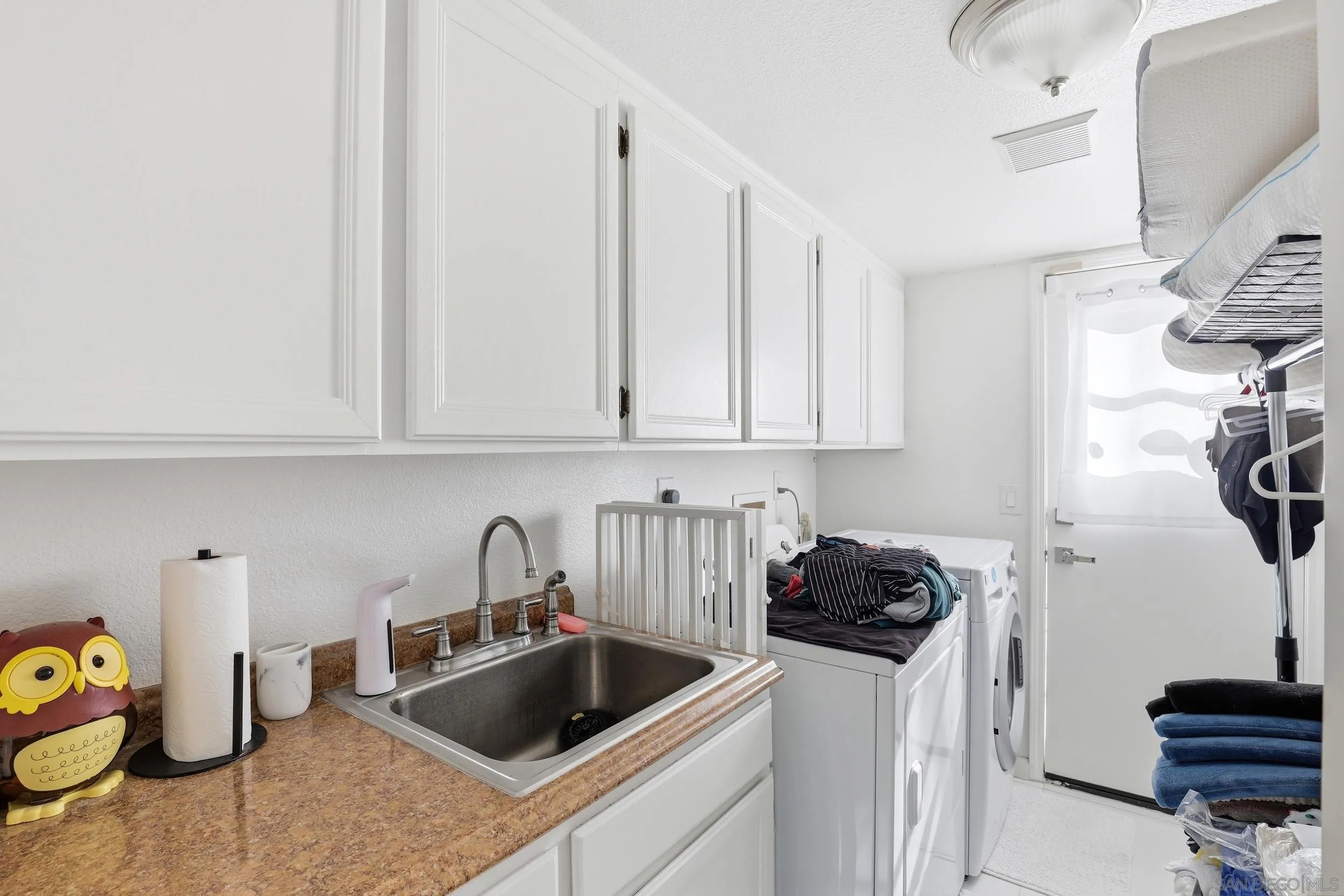 https://cdn.realtyfeed.com/cdn/127/260023847/6610350ad336d75f6e42e319acb40e2c.webp
