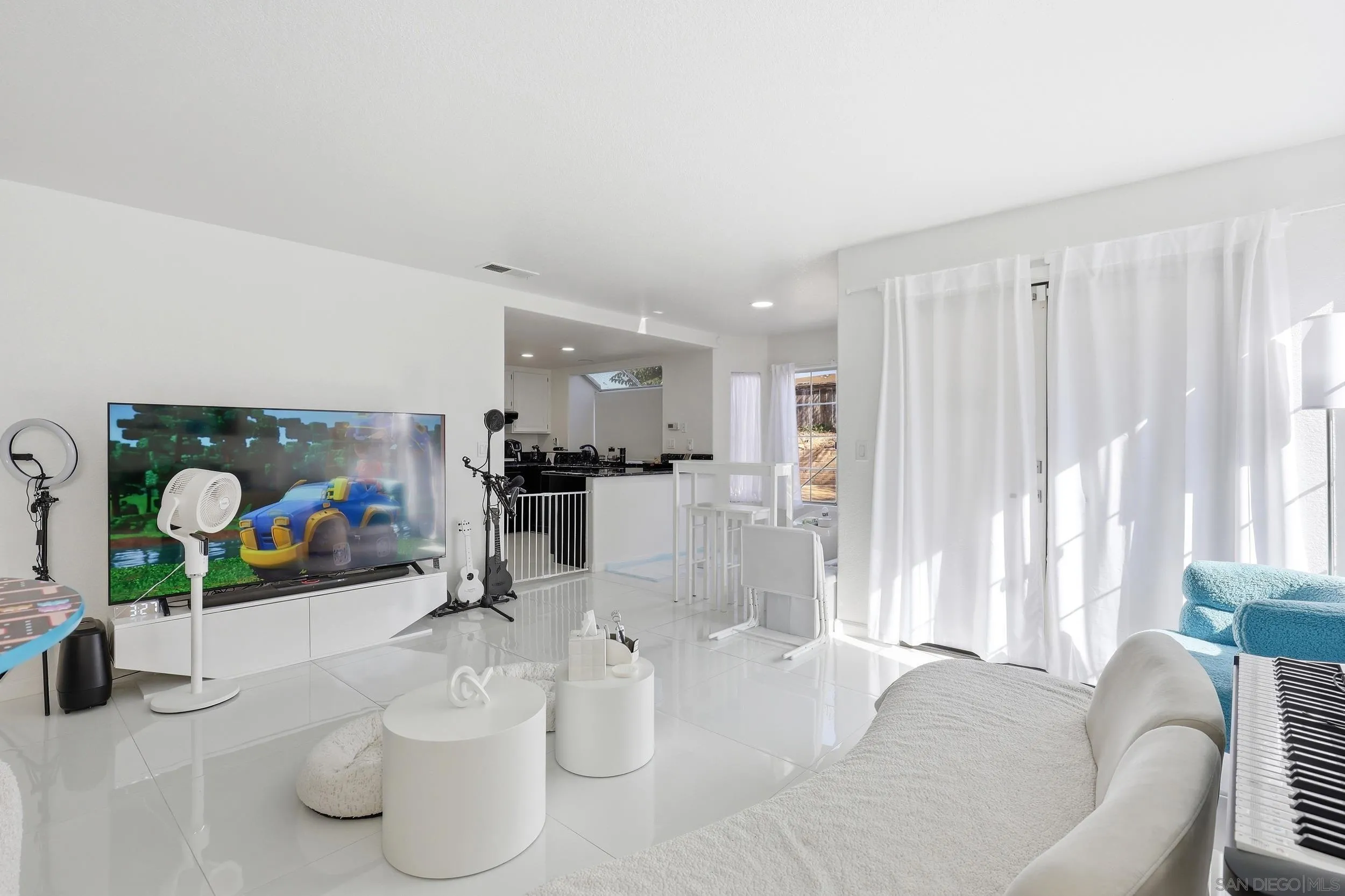 https://cdn.realtyfeed.com/cdn/127/260023847/6f0cc070924d83e96667abbf739e08bb.webp