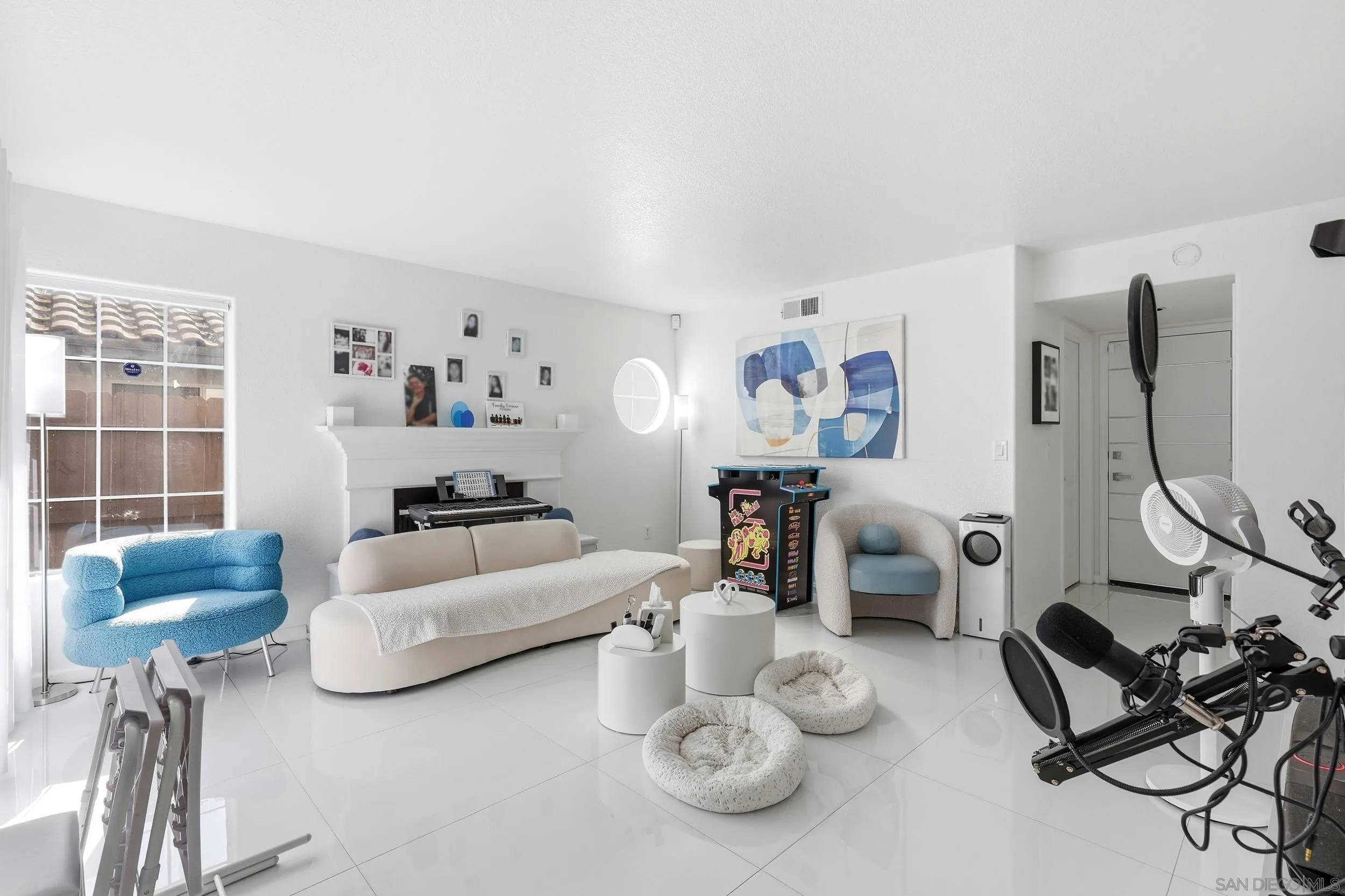 https://cdn.realtyfeed.com/cdn/127/260023847/dccf7cbe50bc43582c518da845f2bc5d.webp
