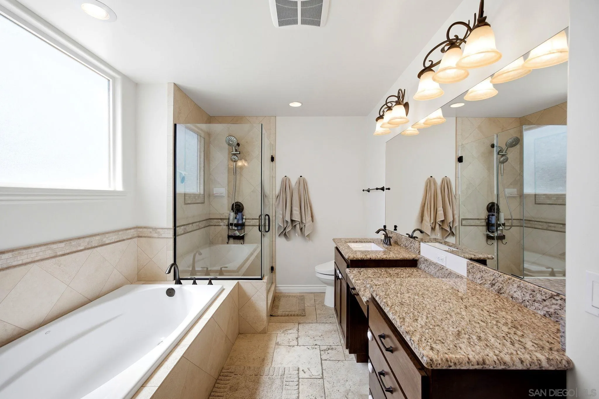 https://cdn.realtyfeed.com/cdn/127/260023848/175ba47c48a72e439da243624d81f061.webp