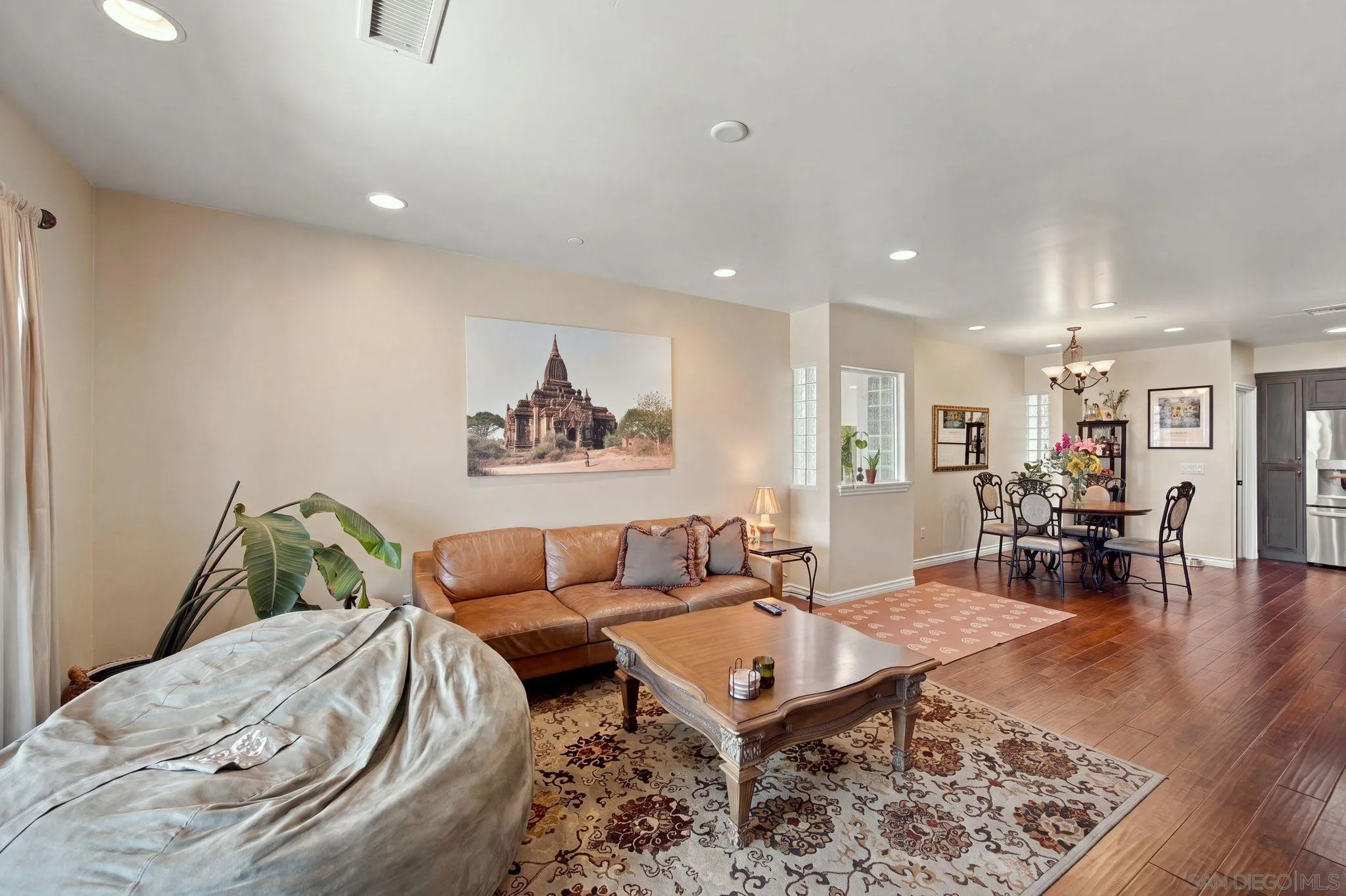 https://cdn.realtyfeed.com/cdn/127/260023848/780b067aaad41b833ff452e516024db2.webp