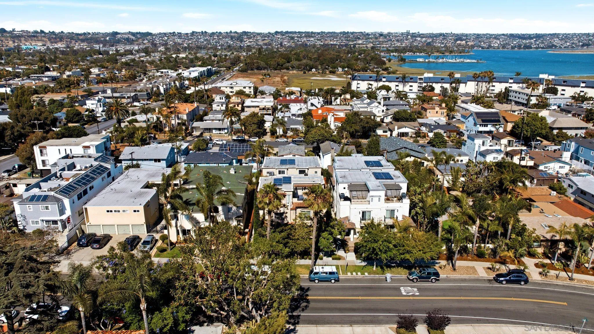 https://cdn.realtyfeed.com/cdn/127/260023848/a518696a3ccd2516d7b3404796c7b983.webp