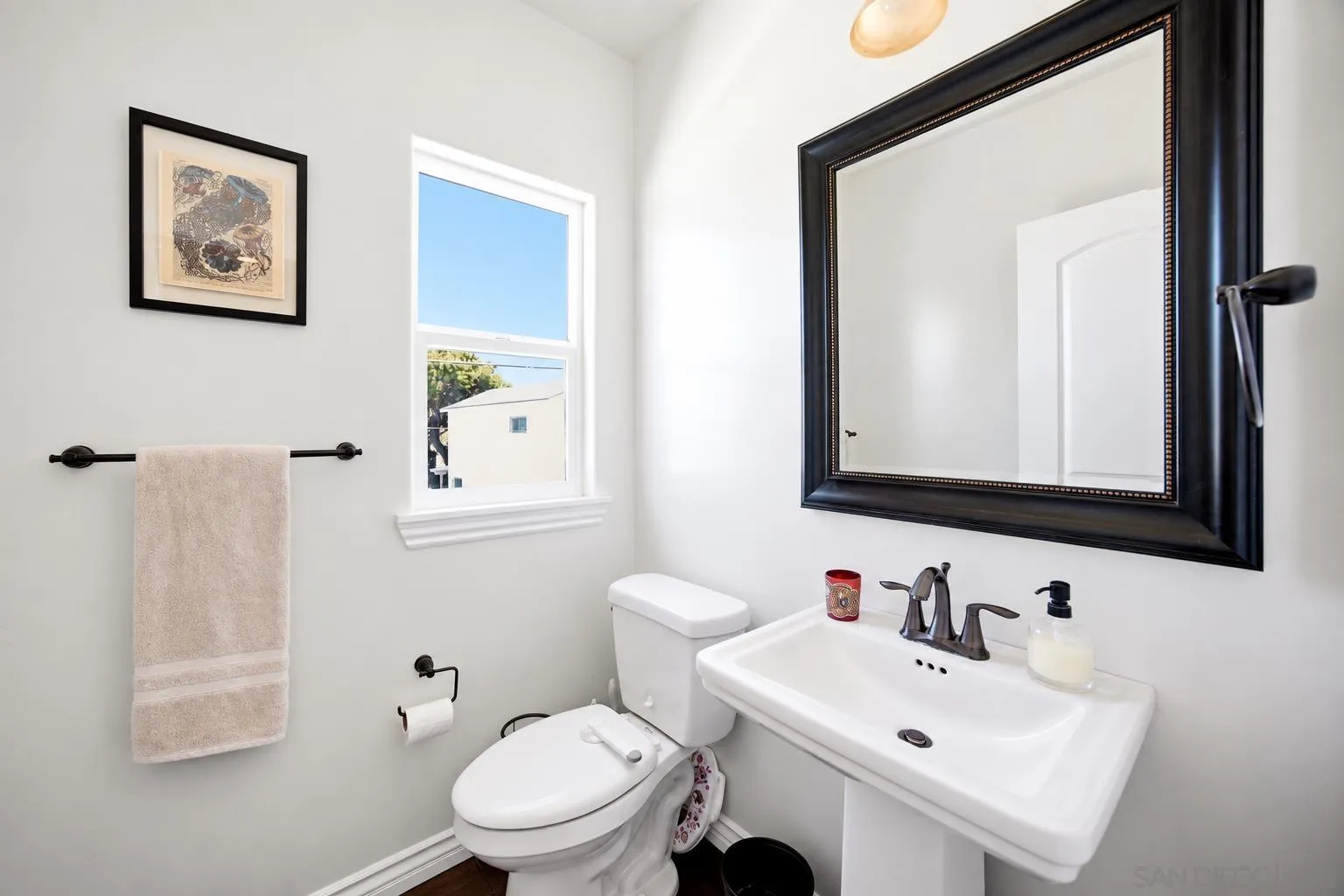 https://cdn.realtyfeed.com/cdn/127/260023848/abdf3078e3499d15750349f49a32031c.webp