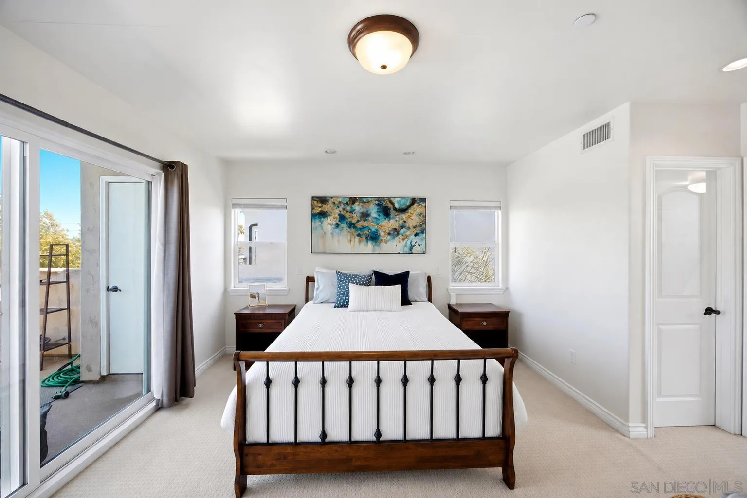 https://cdn.realtyfeed.com/cdn/127/260023848/d428225e85b5302c78fe54755b0ad2c4.webp