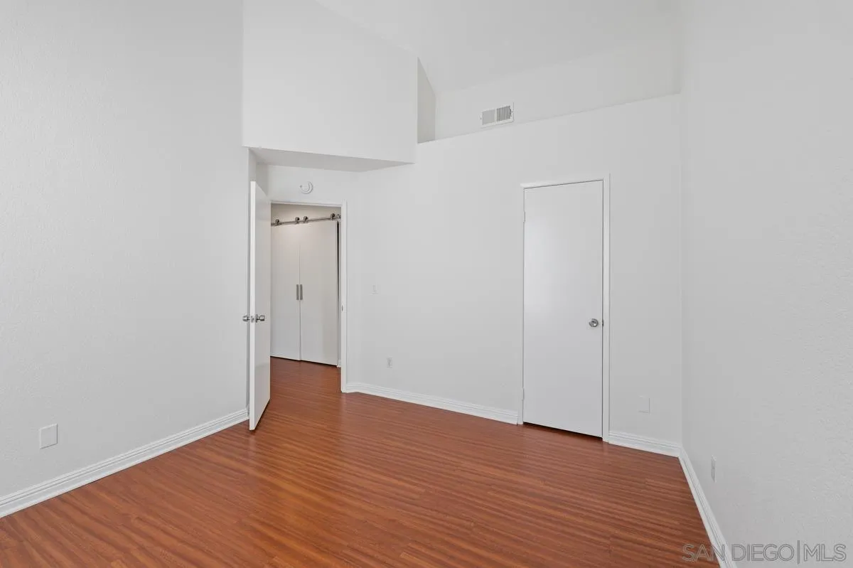 https://cdn.realtyfeed.com/cdn/127/260023849/f6bb8f5374a7995f33df25804e8d14c3.webp