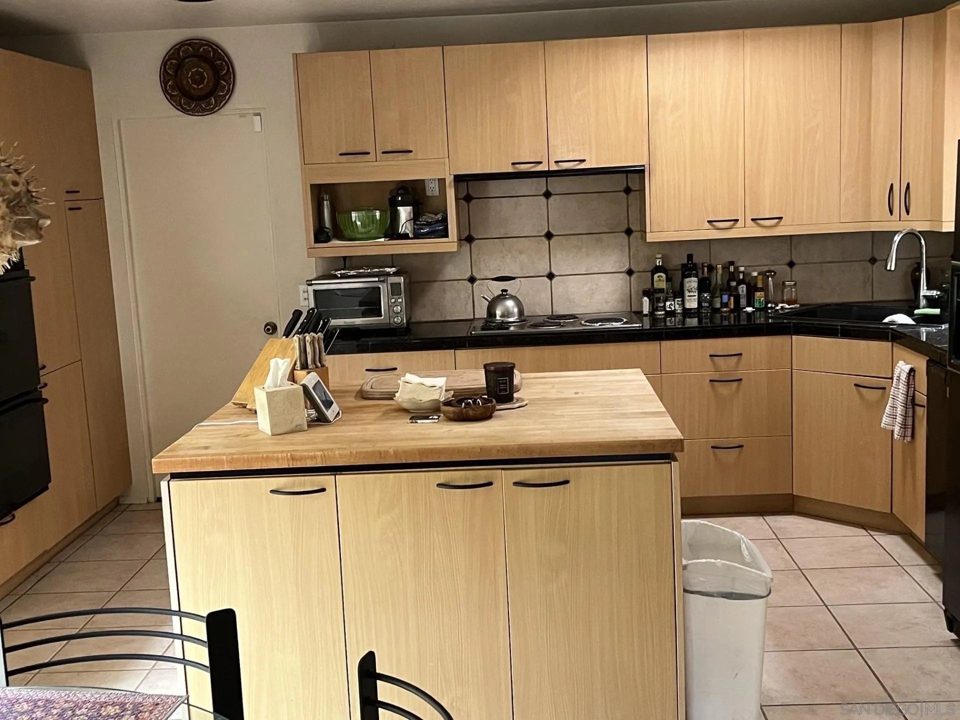 https://cdn.realtyfeed.com/cdn/127/260023850/e5cf0cfc844208c7b91729a2a3c3cf8f.webp