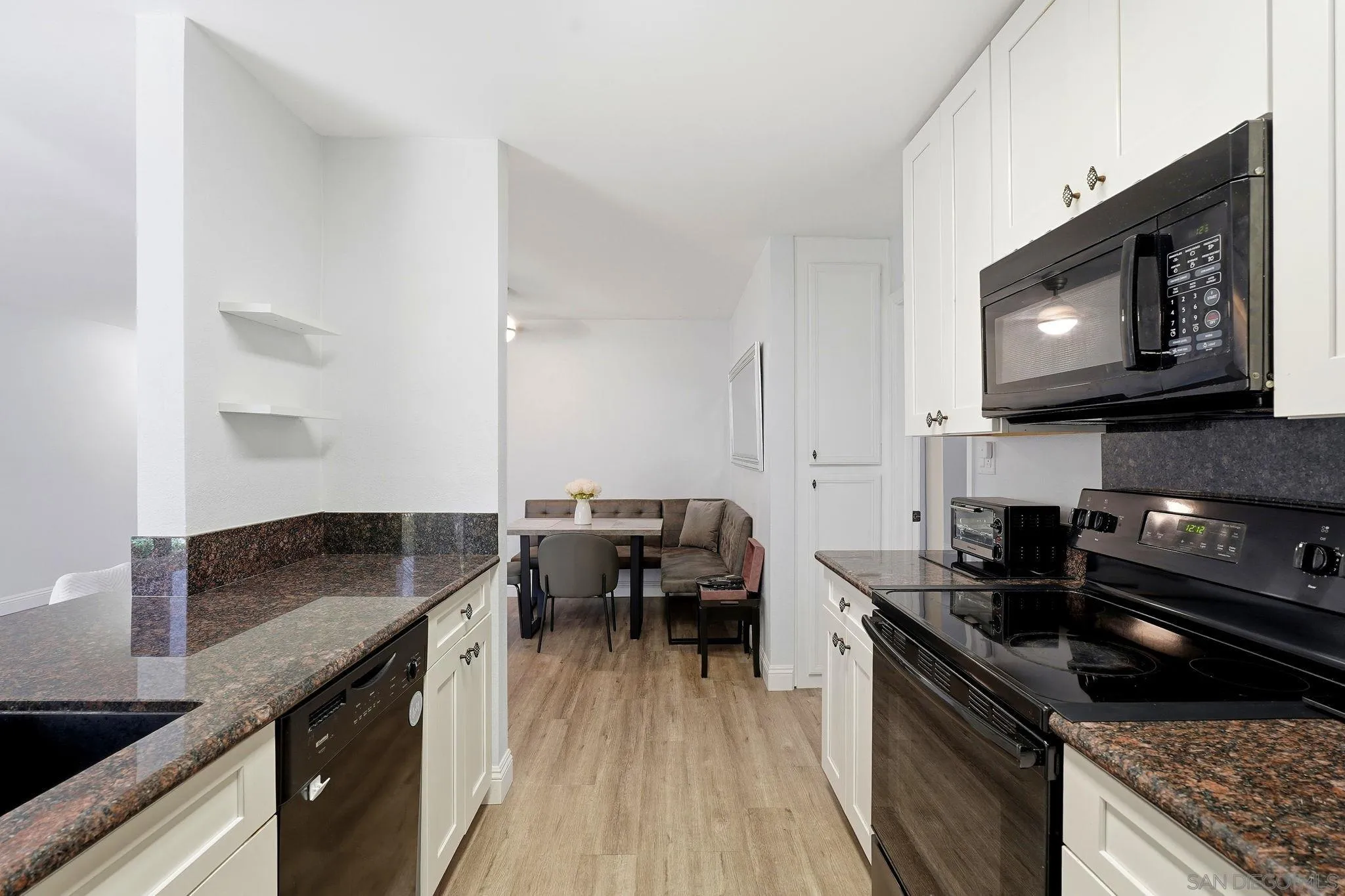 https://cdn.realtyfeed.com/cdn/127/260023855/1253ee8e5de89f5645e943c96b41eb11.webp