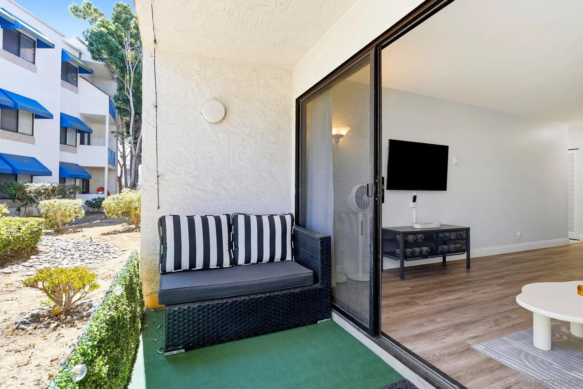 https://cdn.realtyfeed.com/cdn/127/260023855/80e179228832d451d2aec78f4cc42318.webp