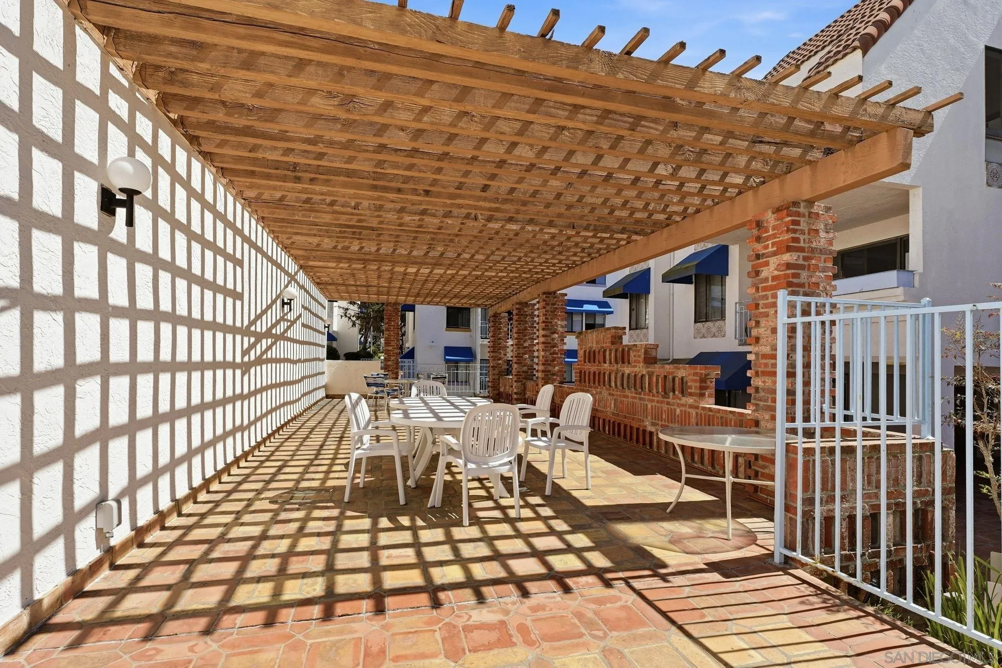 https://cdn.realtyfeed.com/cdn/127/260023855/9d067506ffd16d8928ab98381d035617.webp
