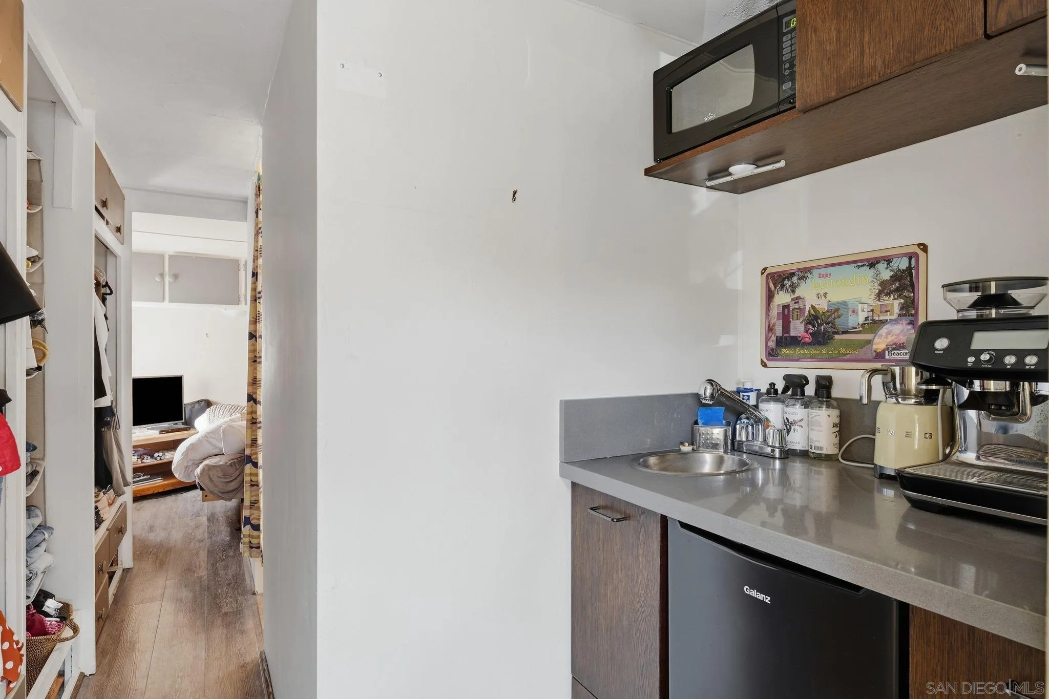 https://cdn.realtyfeed.com/cdn/127/260023858/dc0dc0cf2940b7fa8774a950a1ea97a6.webp