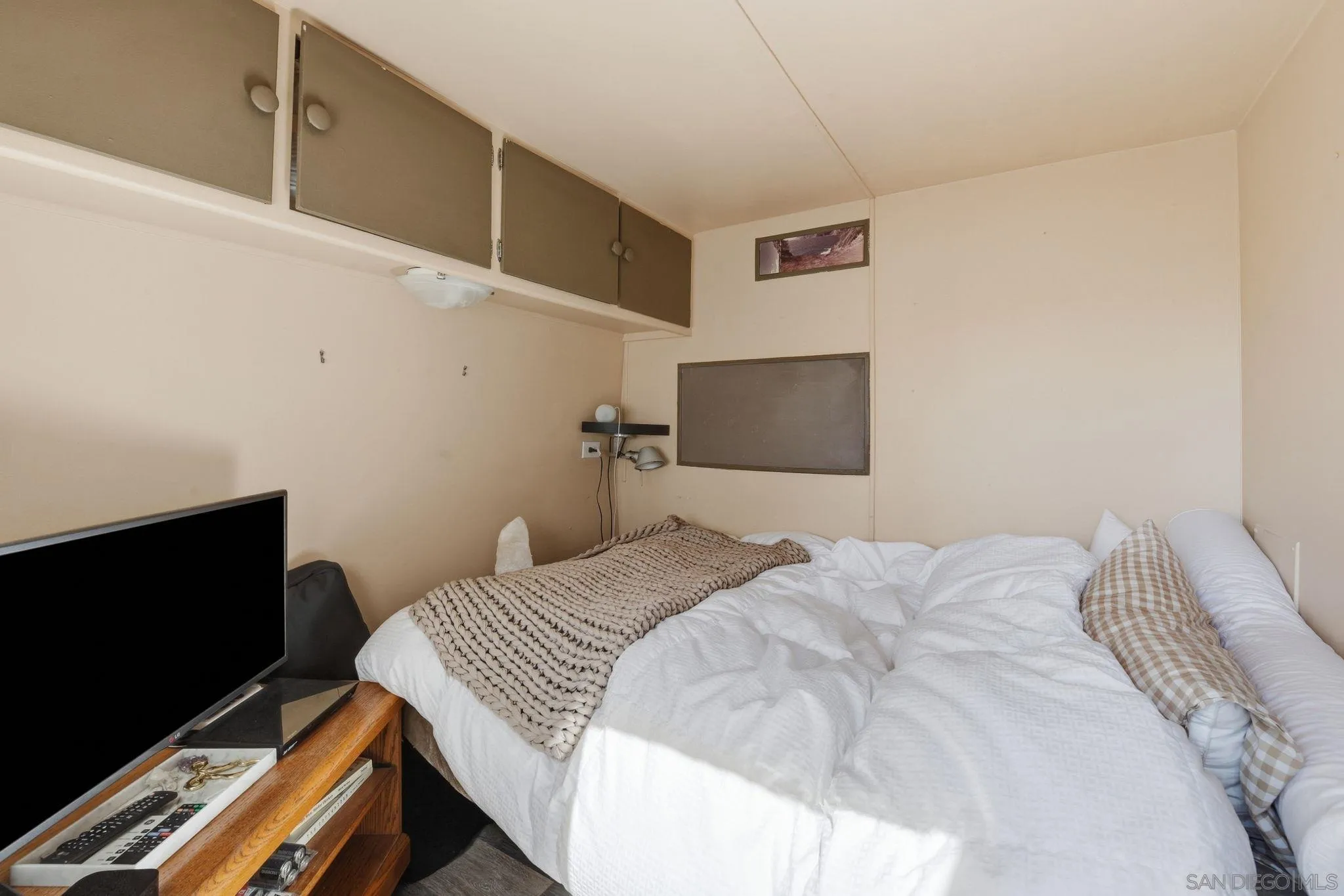 https://cdn.realtyfeed.com/cdn/127/260023858/fa2cf890b617aaf349fd7cd3612325c8.webp