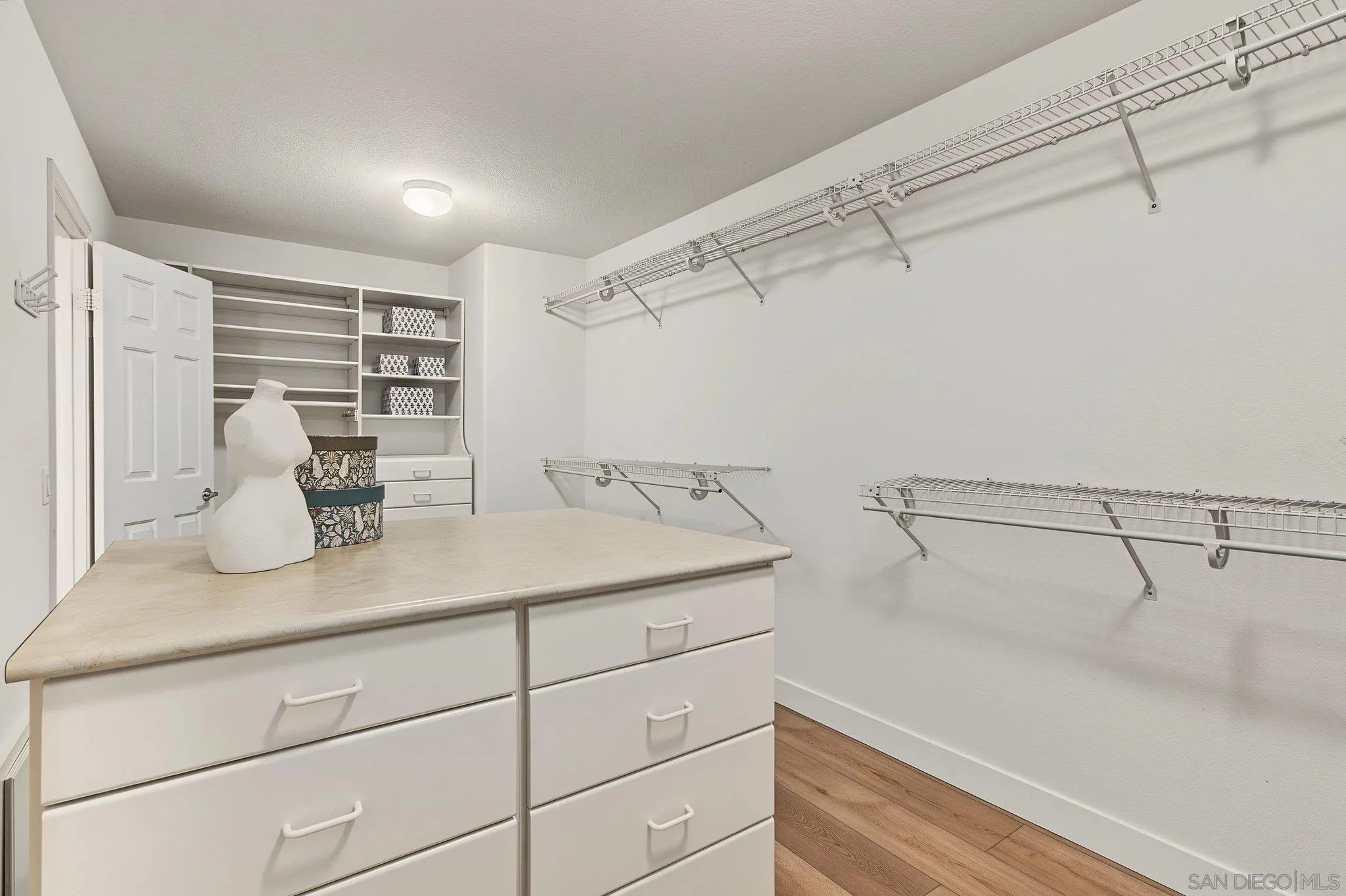 https://cdn.realtyfeed.com/cdn/127/260023861/4658f28d673c300efb5cfd3d1e1d7229.webp