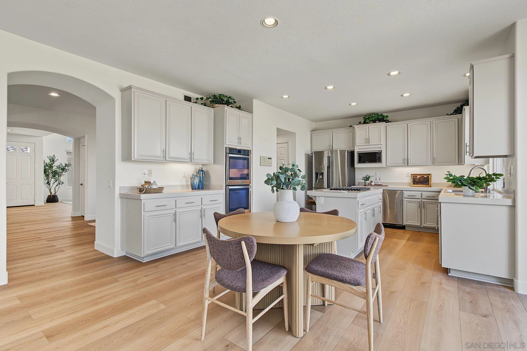 https://cdn.realtyfeed.com/cdn/127/260023861/4a35de0ad3792690b14e381ed9cdddc0.webp