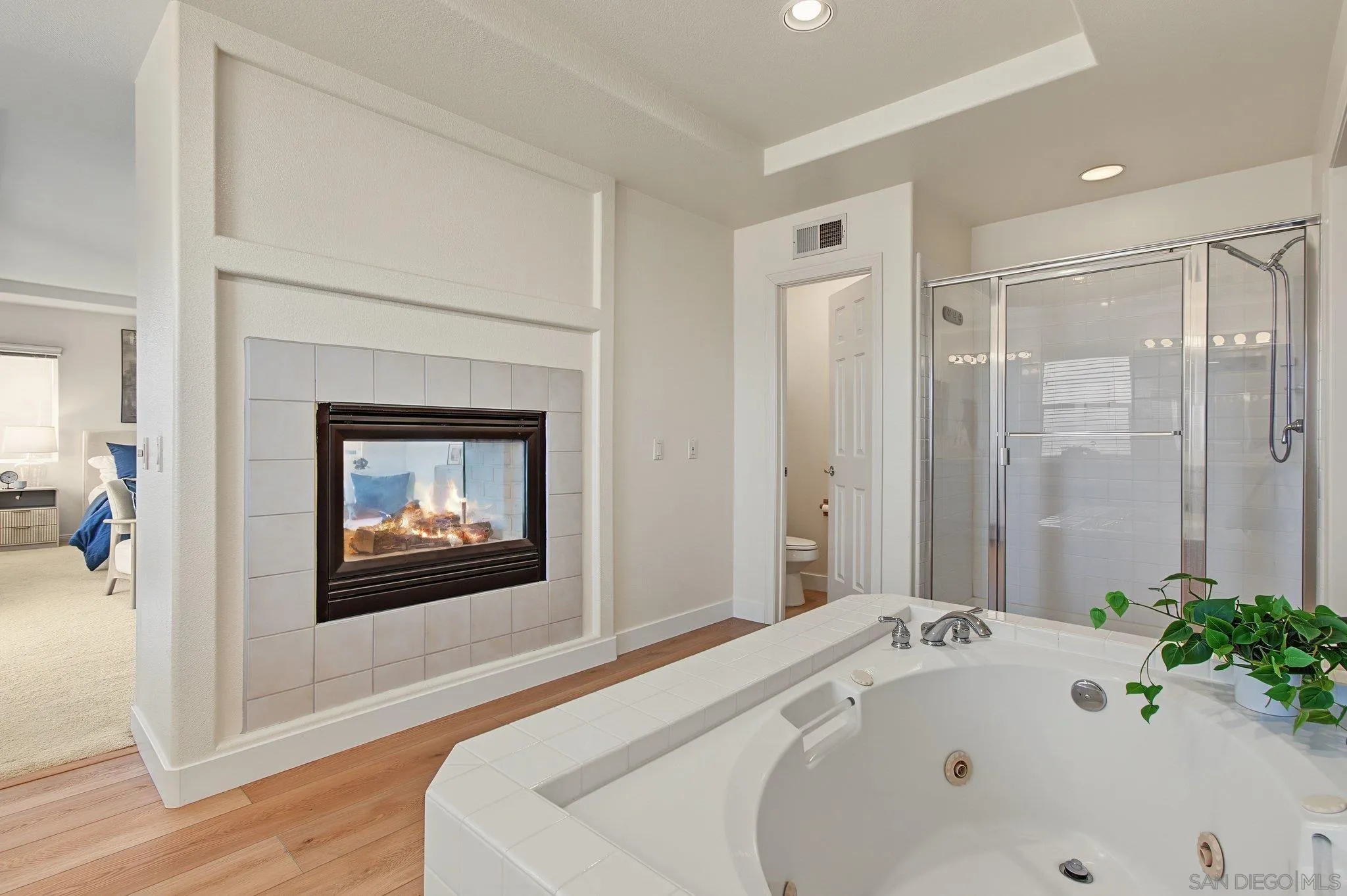 https://cdn.realtyfeed.com/cdn/127/260023861/7fec5a1885761bdd0bd0b9803d0cbd6b.webp