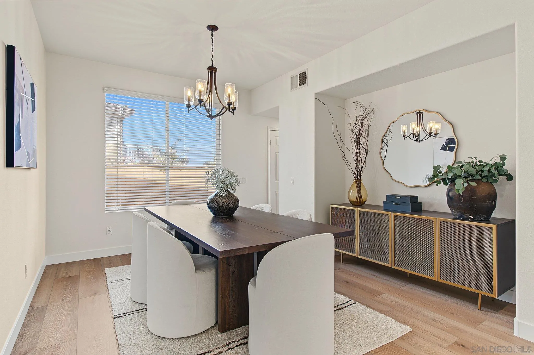 https://cdn.realtyfeed.com/cdn/127/260023861/952a9b99884aaa87d4adf97735829789.webp