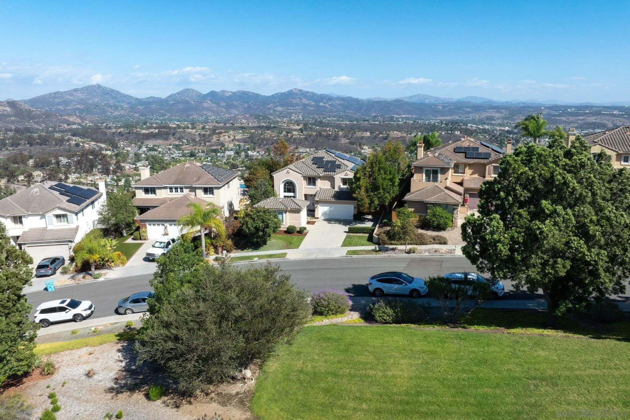 https://cdn.realtyfeed.com/cdn/127/260023861/ac965935323453b41861e597764f131b.webp