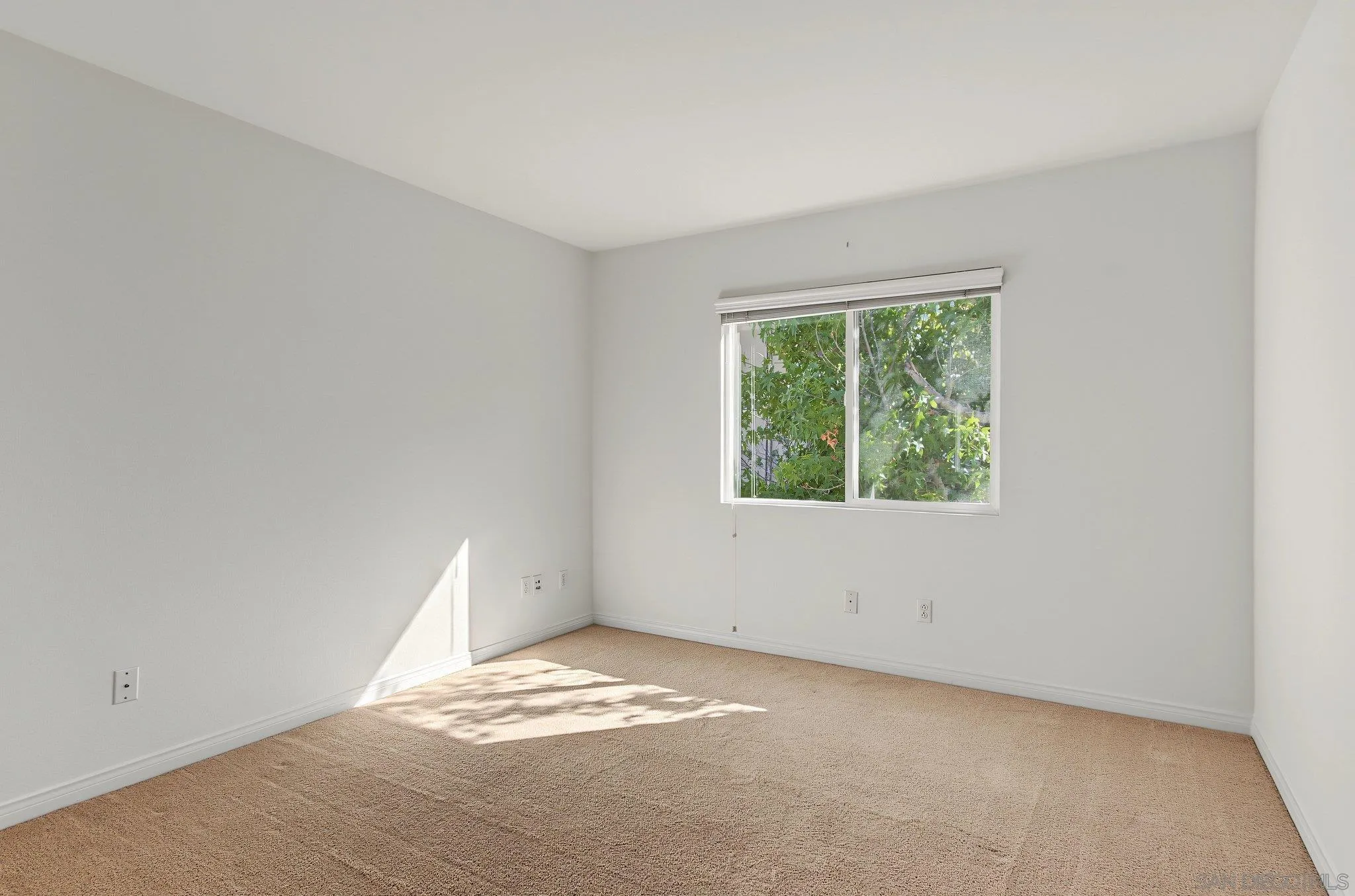 https://cdn.realtyfeed.com/cdn/127/260023861/bd28600728d3e8ba5a1cca08929e8d0e.webp