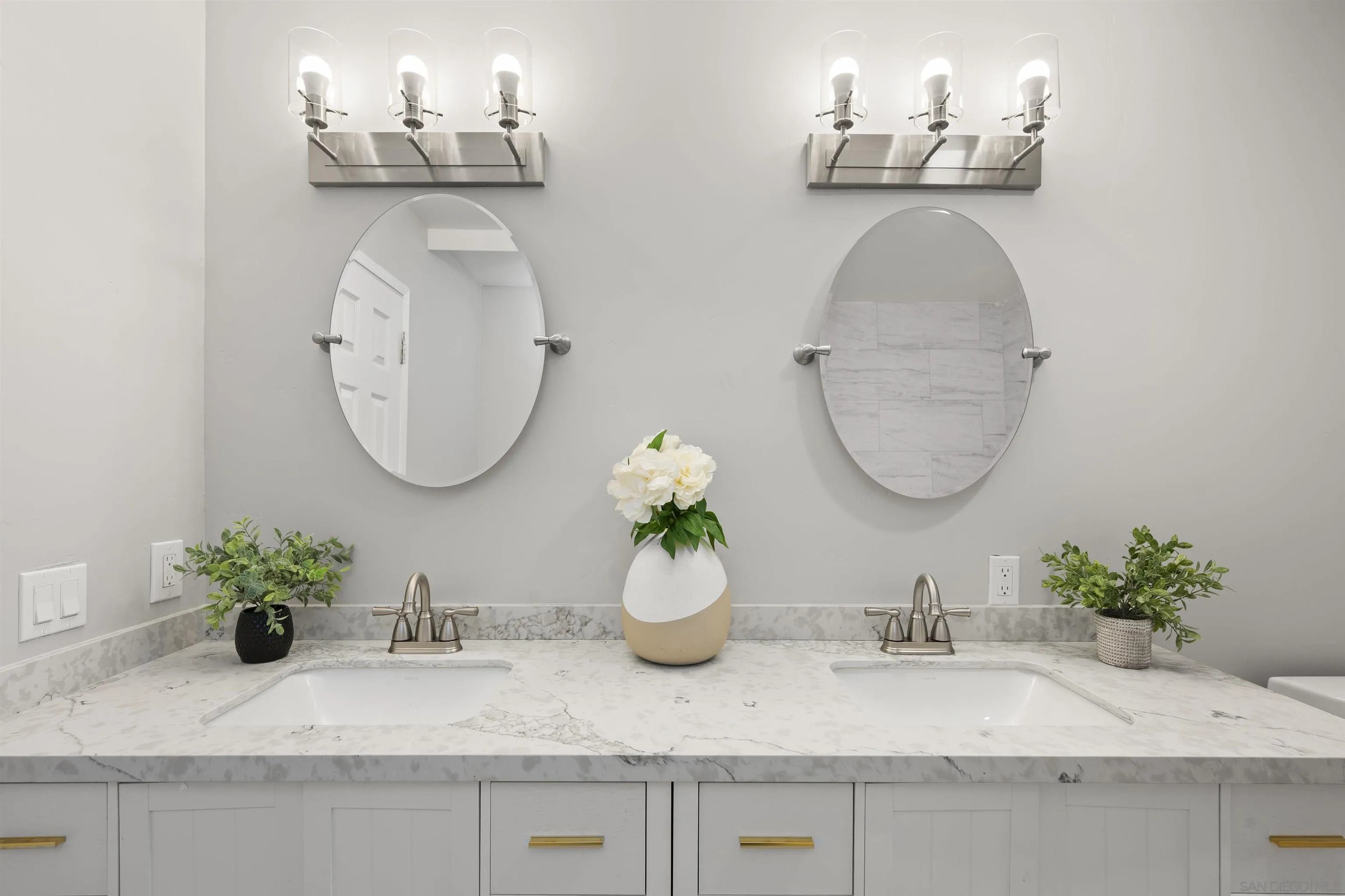 https://cdn.realtyfeed.com/cdn/127/260023865/19ee9697e34340a4097d2104ce92d29a.webp