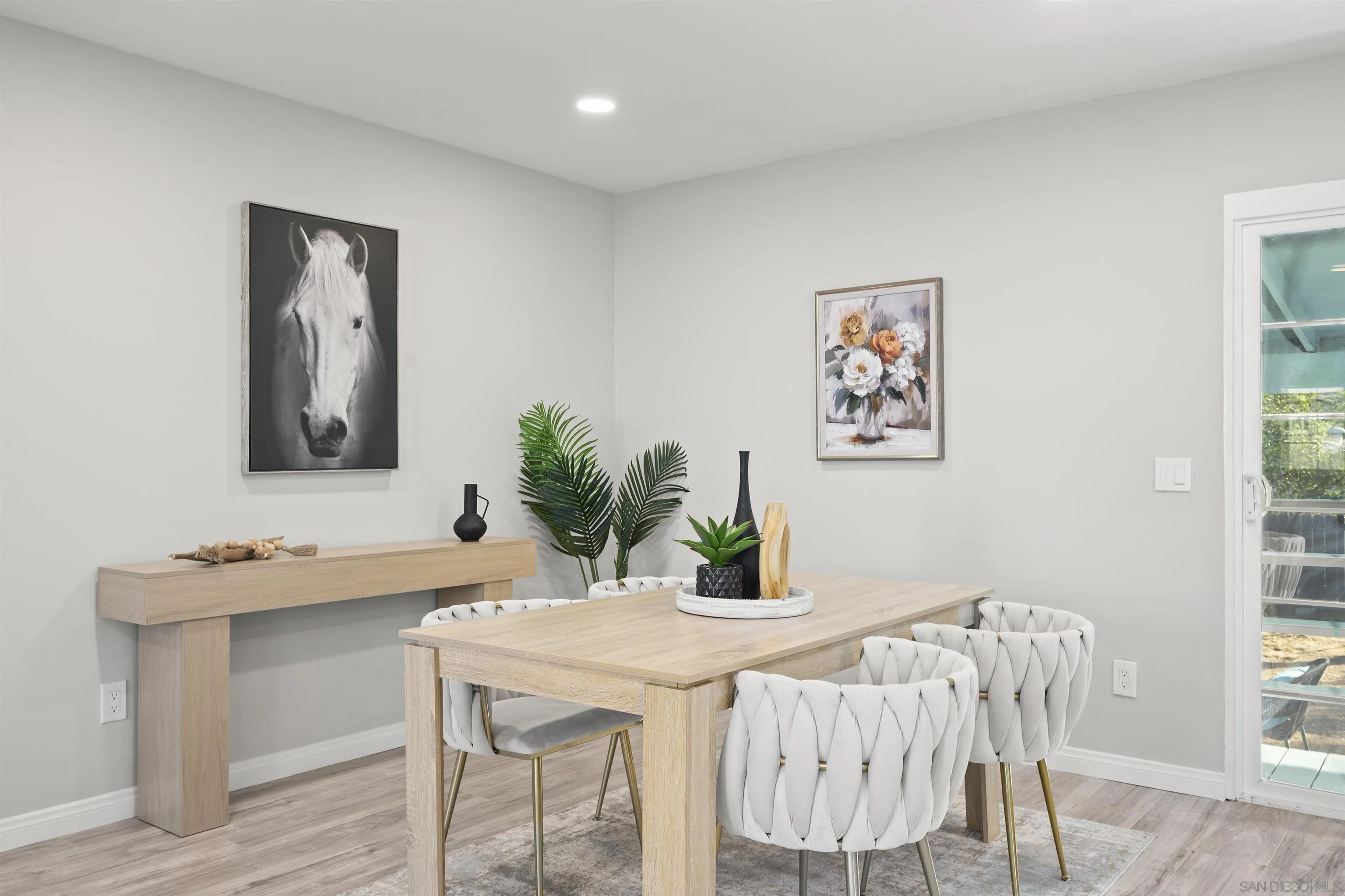 https://cdn.realtyfeed.com/cdn/127/260023865/2e8292e9e27559767819fd33ce38b652.webp