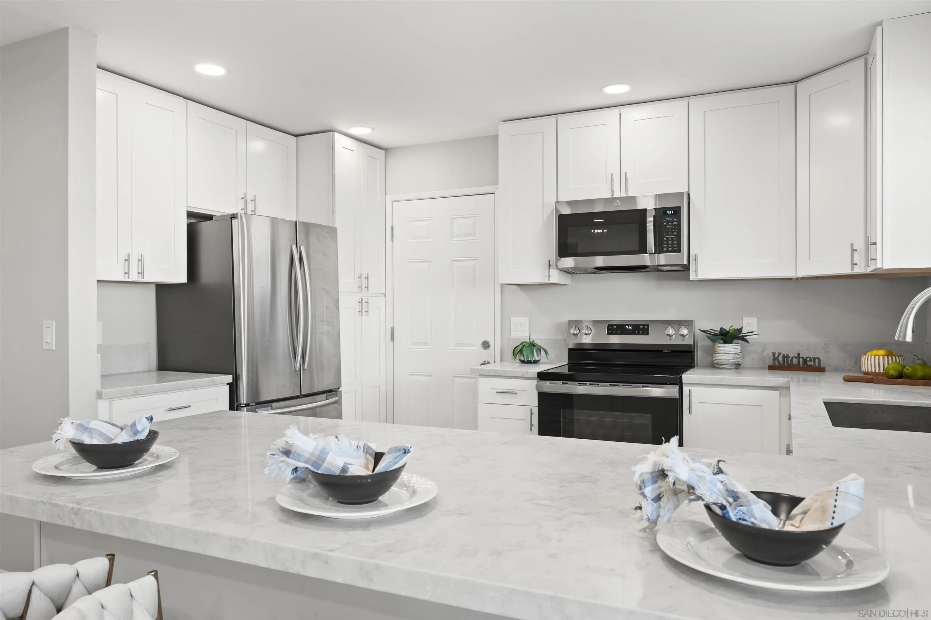 https://cdn.realtyfeed.com/cdn/127/260023865/2f14cfcc01f7a344aa1ab17916683a24.webp