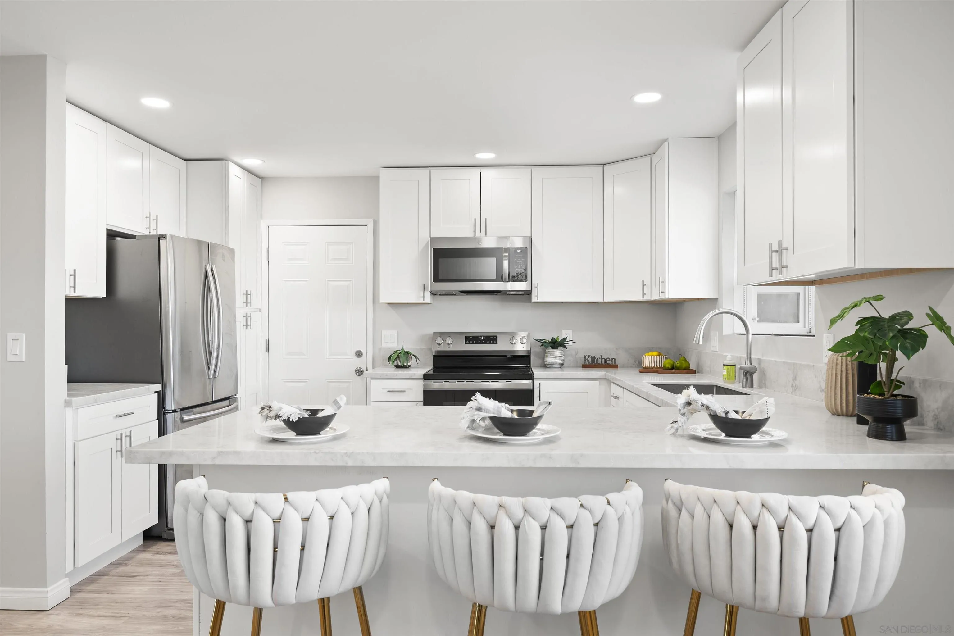 https://cdn.realtyfeed.com/cdn/127/260023865/6d0f536c460840eb2d86f405d78713ef.webp