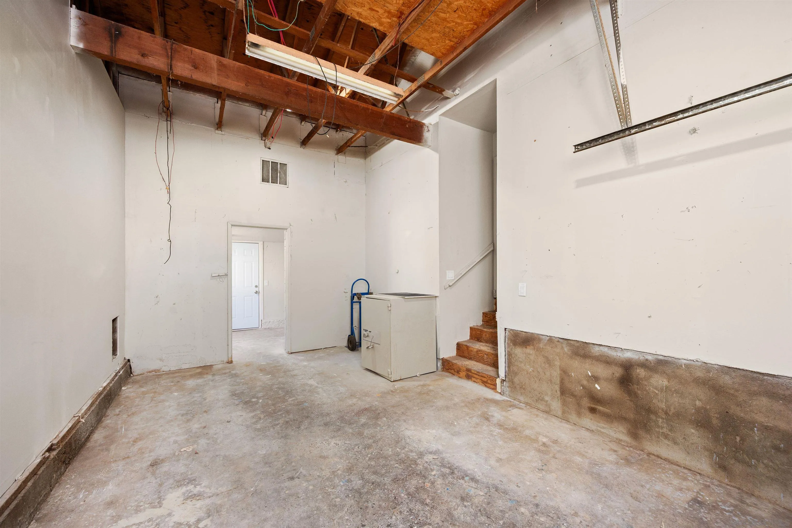 https://cdn.realtyfeed.com/cdn/127/260023865/a18b85337c383b6f25658f752fd7f32e.webp