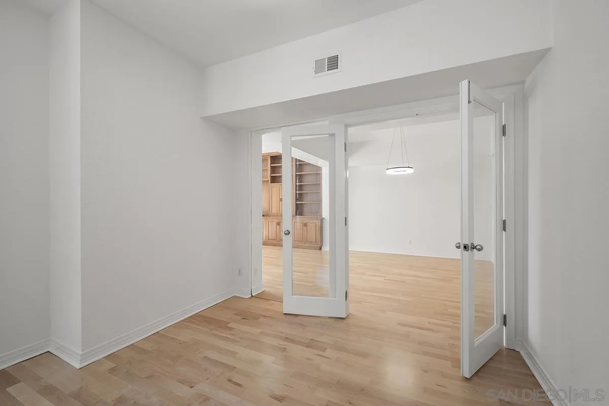 https://cdn.realtyfeed.com/cdn/127/260023866/08f87d98673f1db84bd2f5b47da15587.webp