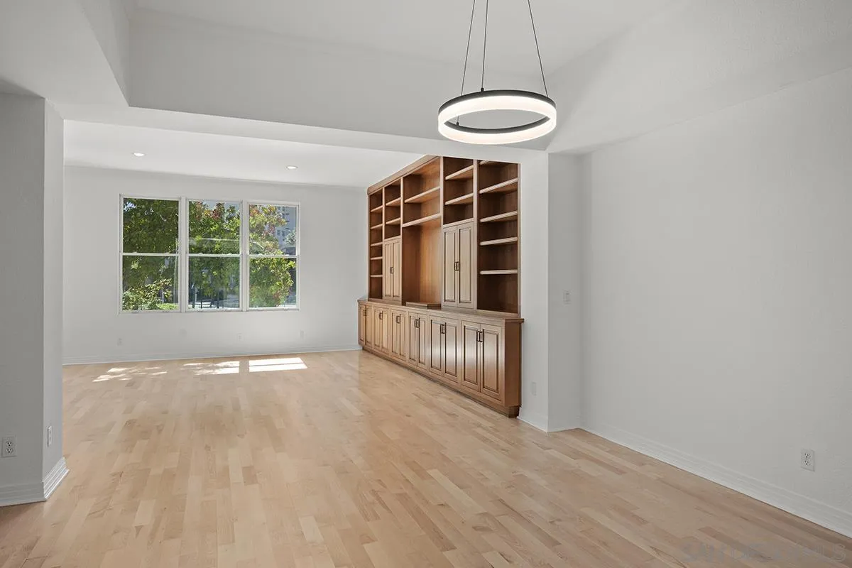https://cdn.realtyfeed.com/cdn/127/260023866/48d9286acdb0a7c86d2b34a379e1cc56.webp