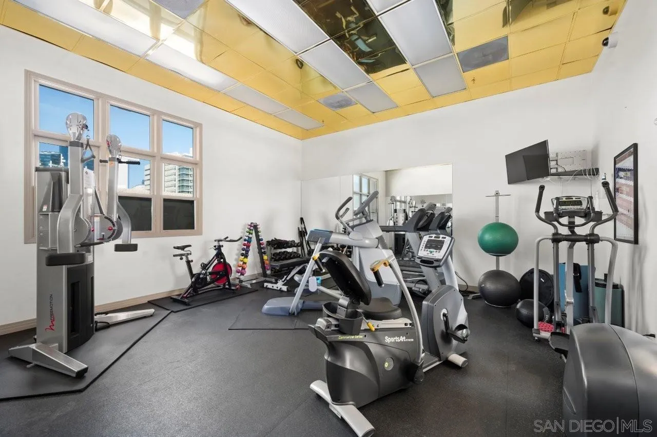 https://cdn.realtyfeed.com/cdn/127/260023866/6c4b6c611c3ef50cc0c0c6abba56e861.webp