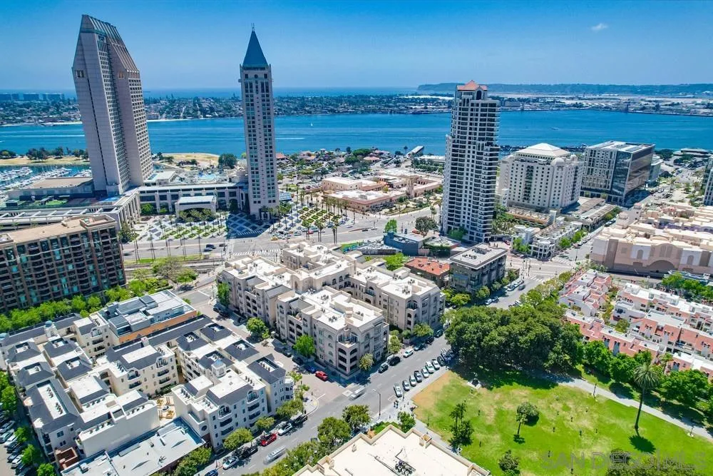 https://cdn.realtyfeed.com/cdn/127/260023866/981da8e9d4b4b93cb49196219f24a1ff.webp