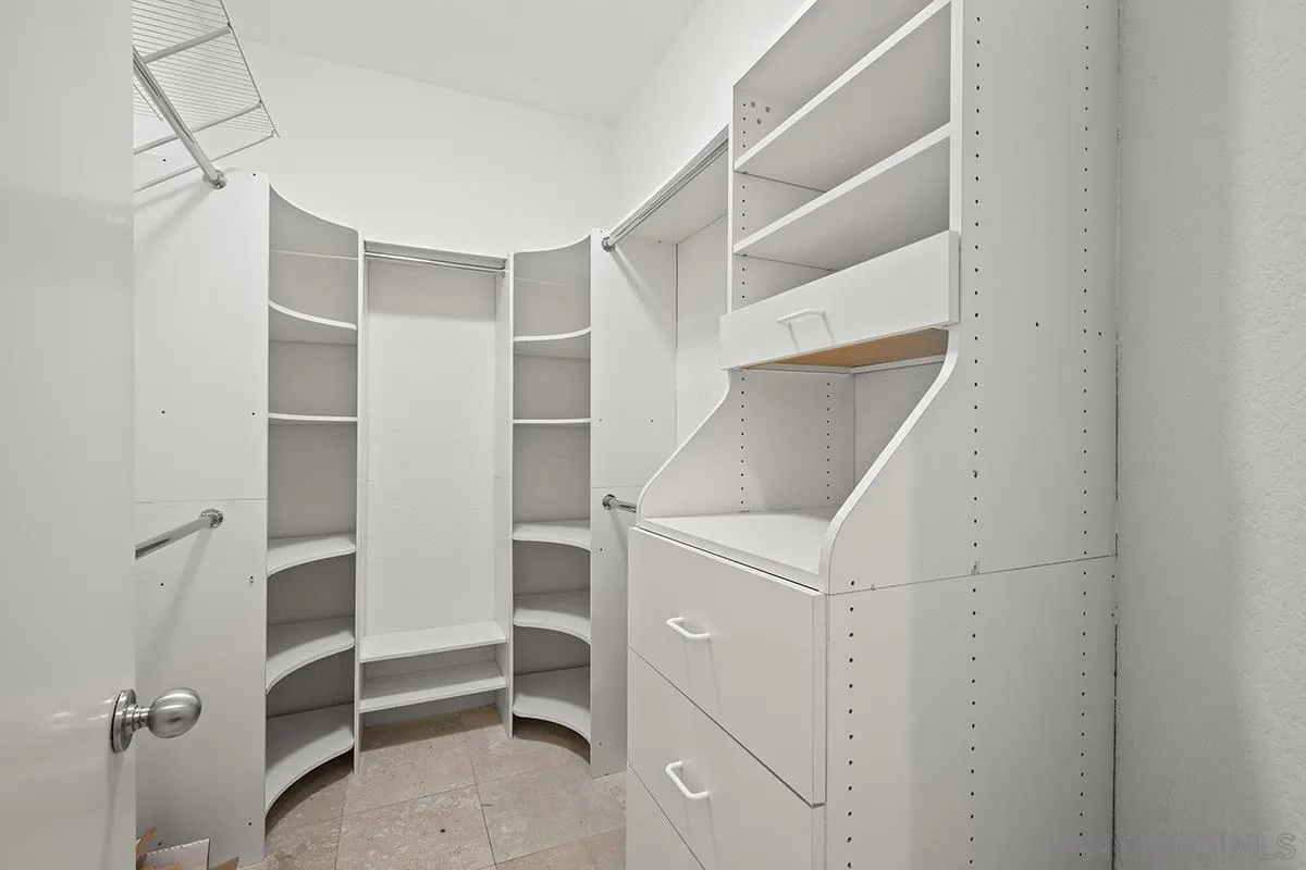 https://cdn.realtyfeed.com/cdn/127/260023866/d4806a2bb5ebec45ee820954439325a8.webp