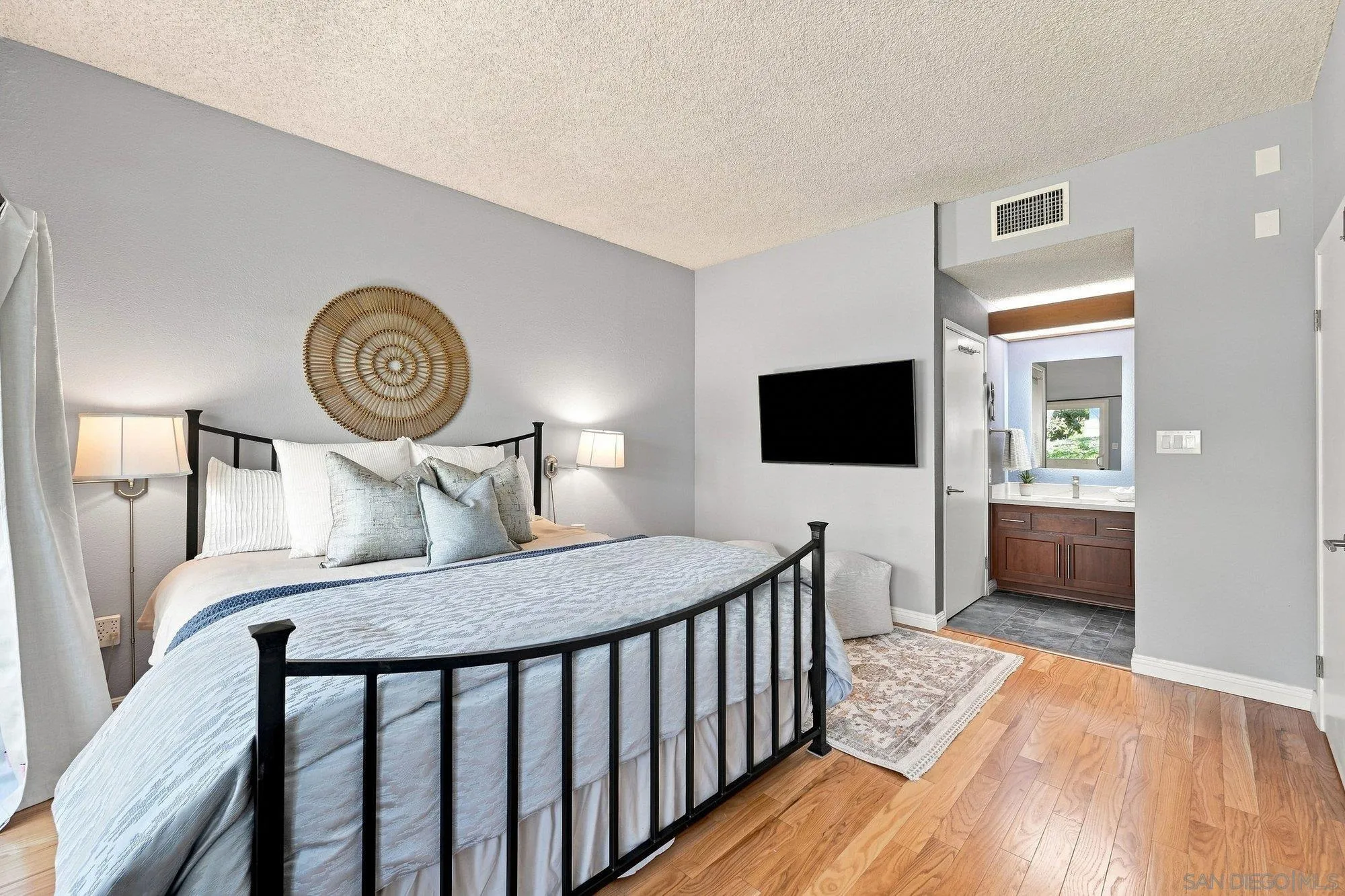 https://cdn.realtyfeed.com/cdn/127/260023868/ba55085994bf754c436a30441fe4f2d4.webp