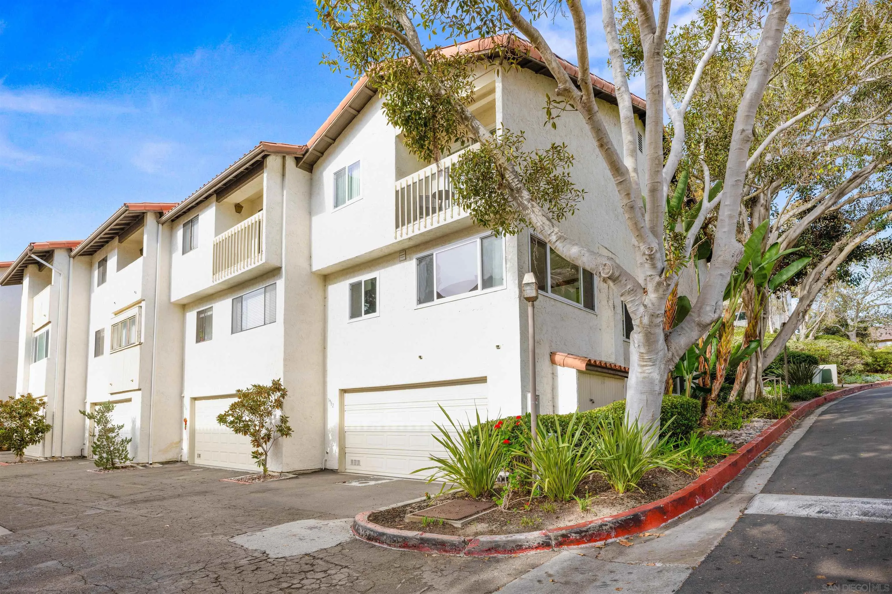 https://cdn.realtyfeed.com/cdn/127/260023868/fa9703542b7f5db85818fcf4047ca76d.webp
