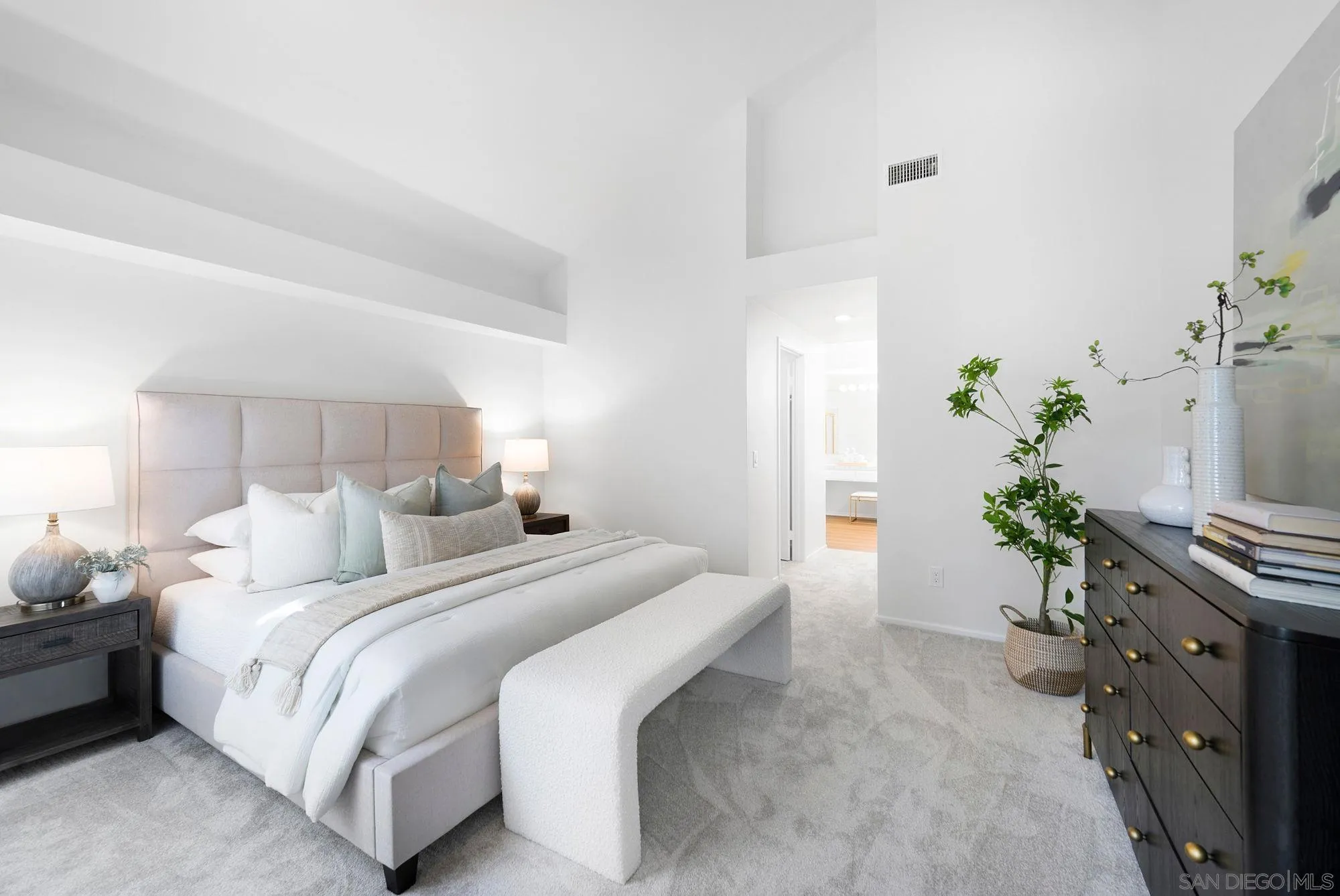 https://cdn.realtyfeed.com/cdn/127/260023879/d1ba3e1bea6fac6118fea3c0d2ce995b.webp