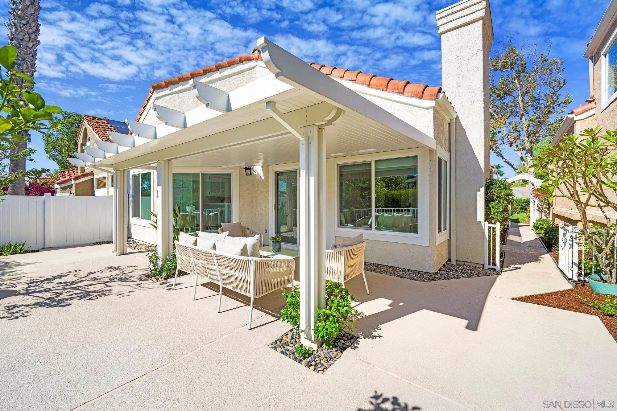 https://cdn.realtyfeed.com/cdn/127/260023879/d706be500afecb2f50ea0c97be702f13.webp