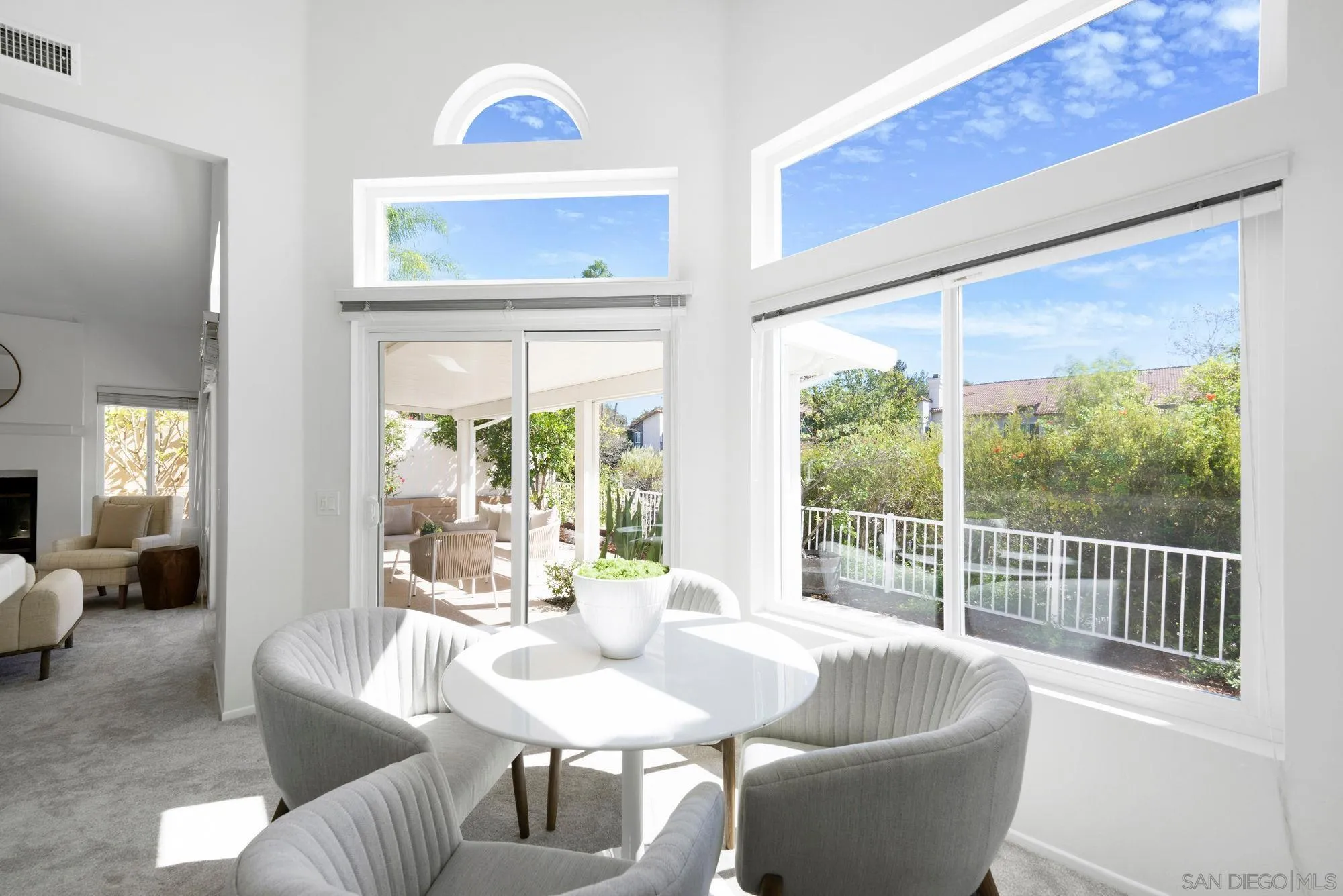 https://cdn.realtyfeed.com/cdn/127/260023879/e1bcac598bd36596fe7a74f3d9ab5f3f.webp