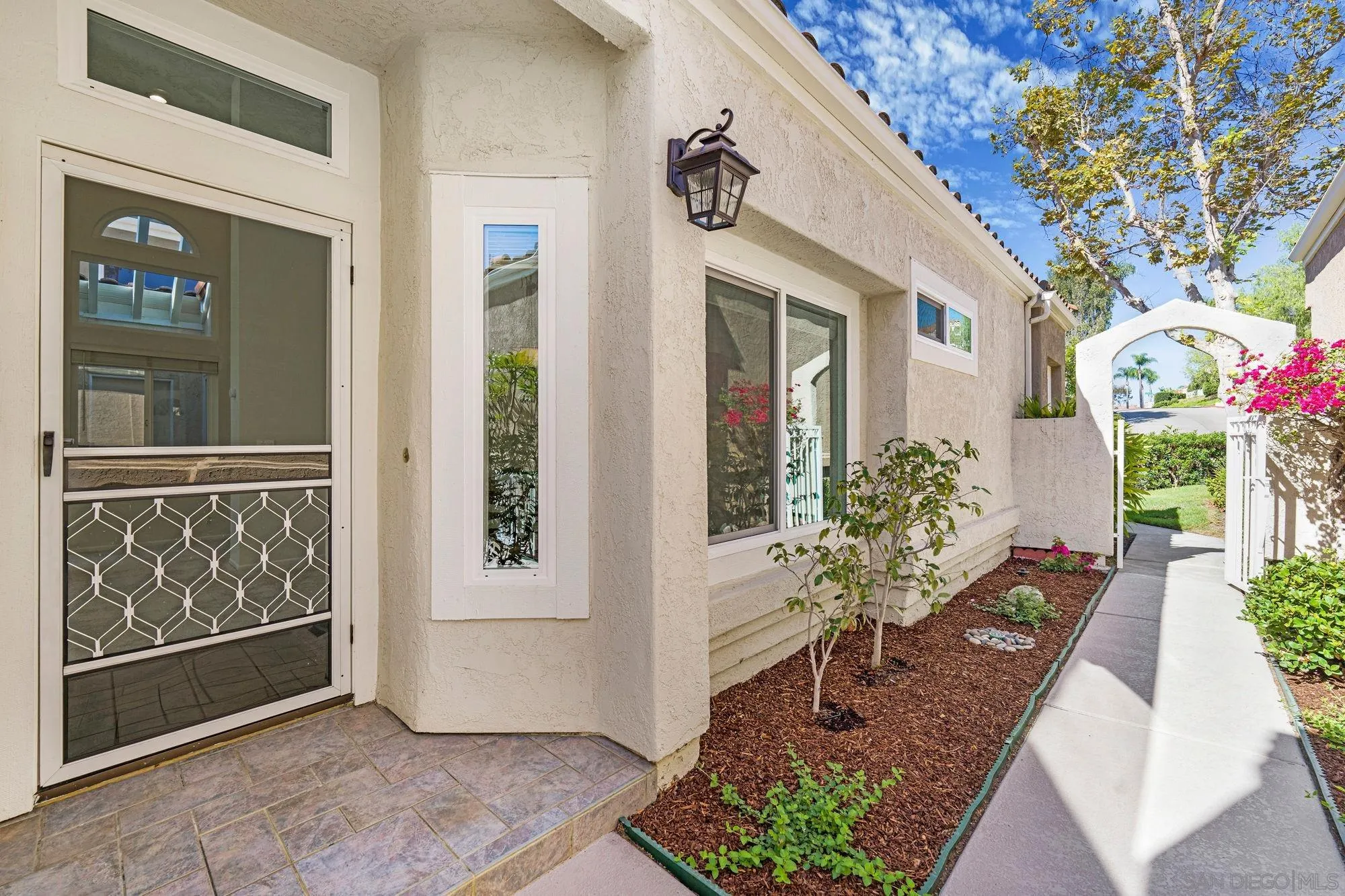 https://cdn.realtyfeed.com/cdn/127/260023879/efa158d19e21f8847efbd8079f592578.webp