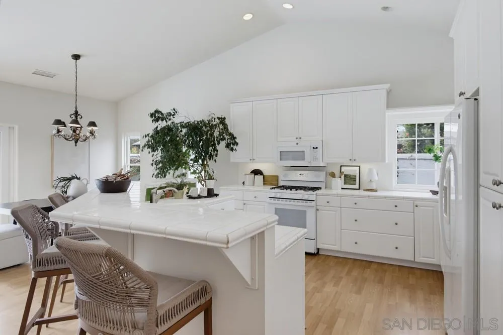 https://cdn.realtyfeed.com/cdn/127/260023880/5086c084e0edbc07a8bfa6197b8e9971.webp