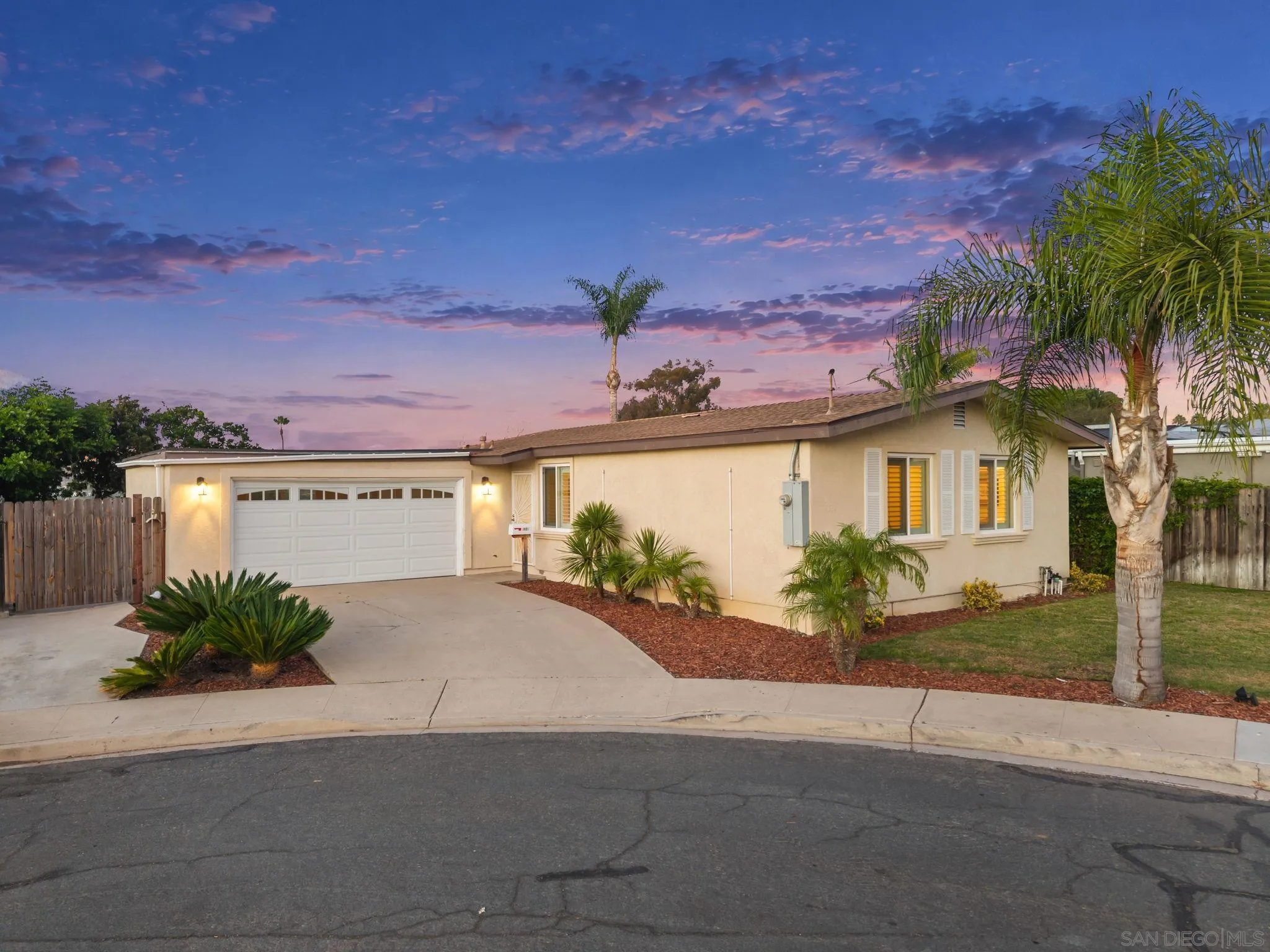 https://cdn.realtyfeed.com/cdn/127/260023882/2f74b9a9b4a256802a0354de14ec6e0f.webp