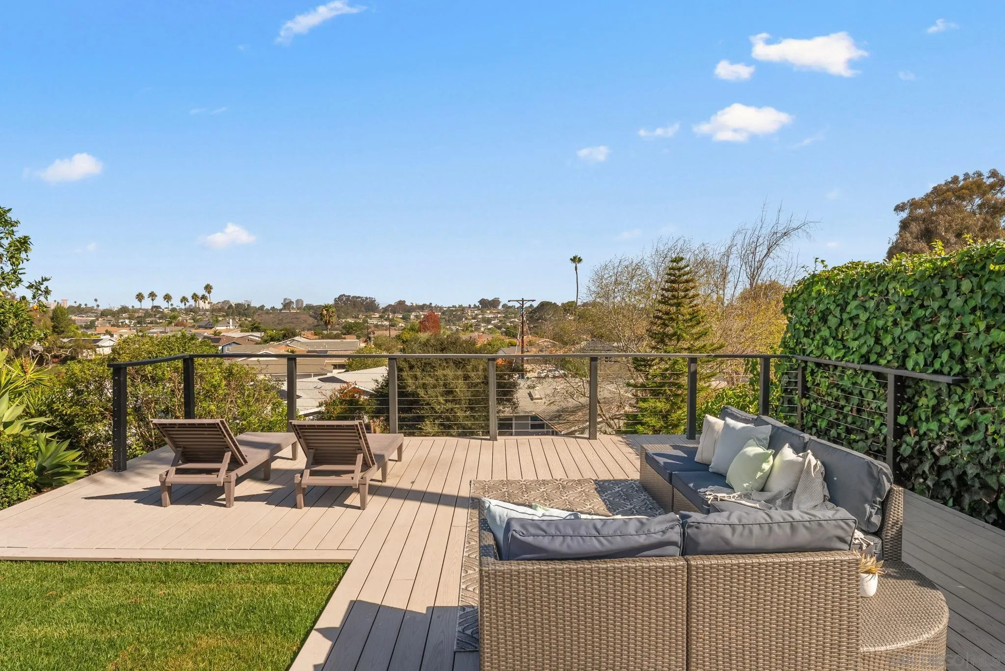 https://cdn.realtyfeed.com/cdn/127/260023882/748e9ecff71c1925feb7ef5c78ff8b30.webp
