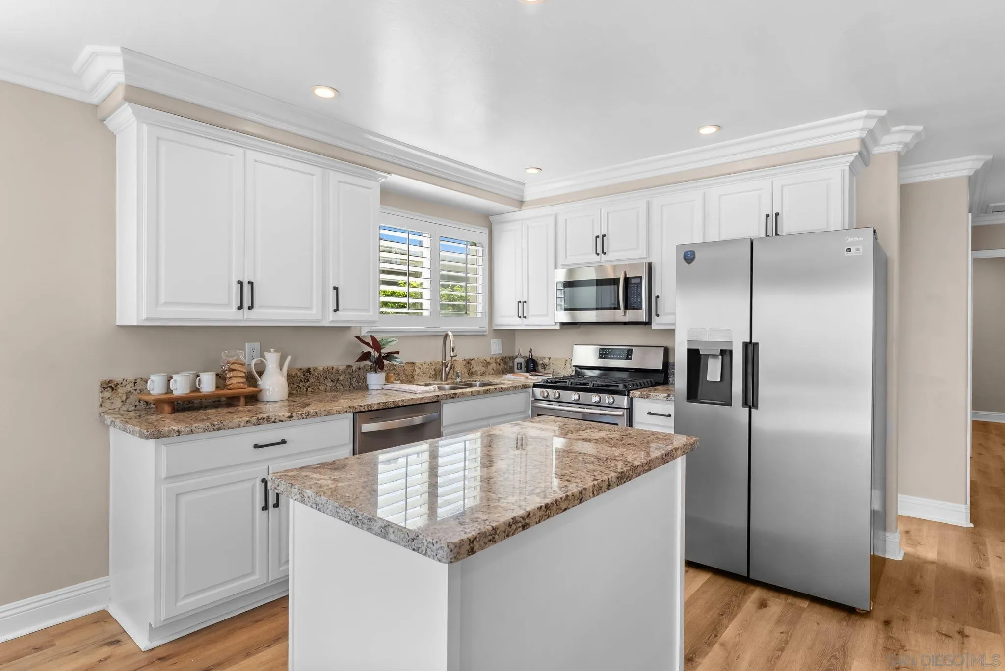 https://cdn.realtyfeed.com/cdn/127/260023882/c48a8a113c88c3671f8e01a45add4f74.webp