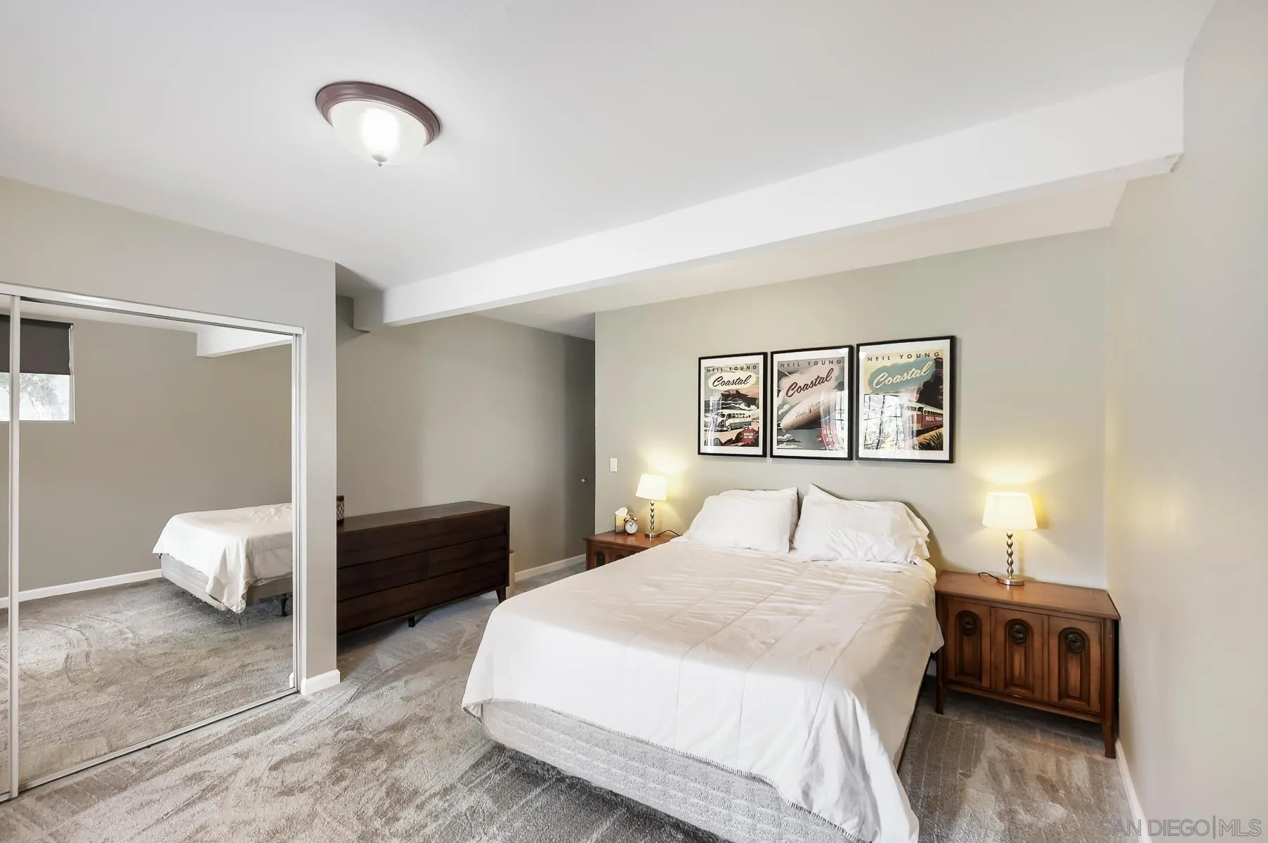 https://cdn.realtyfeed.com/cdn/127/260023884/33f97e6c41c5a60d8ca0ccd3fa428732.webp