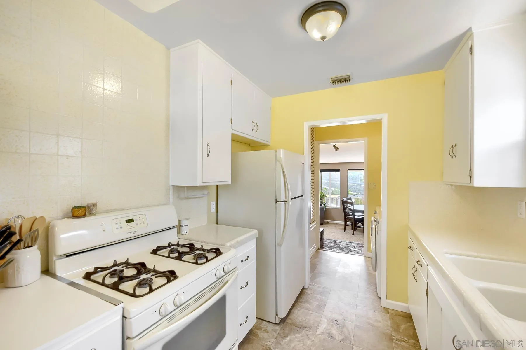 https://cdn.realtyfeed.com/cdn/127/260023884/3f61d067140c8813133210e718692230.webp
