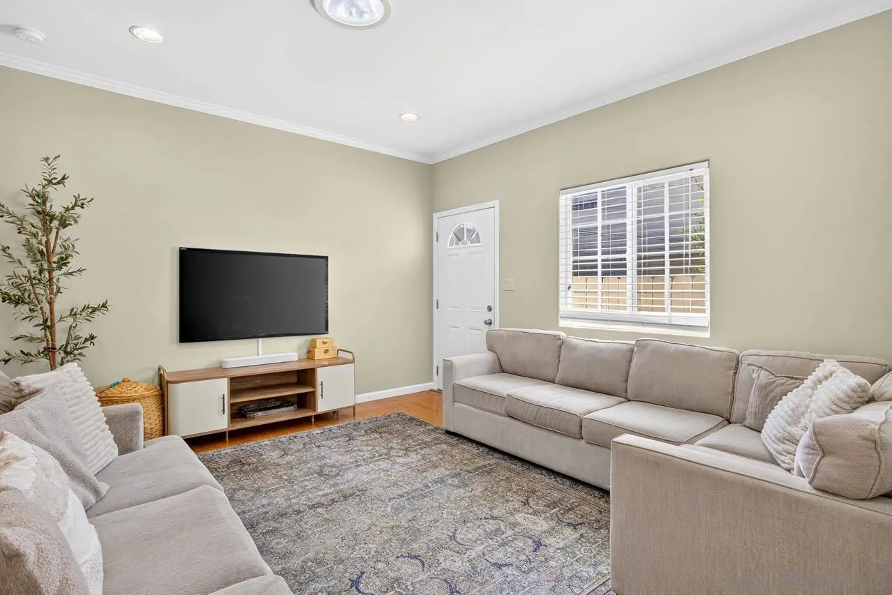https://cdn.realtyfeed.com/cdn/127/260023885/66091d972d4802356c81e492b761518d.webp