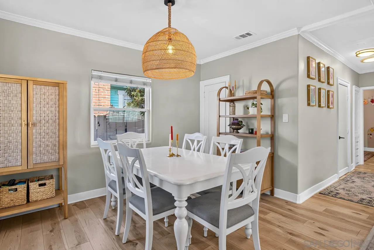 https://cdn.realtyfeed.com/cdn/127/260023885/aedfdddcda37e162252aba9a8e22a9f2.webp