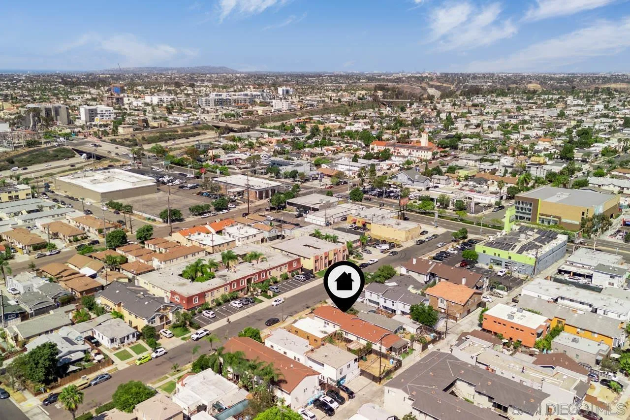 https://cdn.realtyfeed.com/cdn/127/260023885/c5fad4255cc2014f10f8af6bf5925048.webp